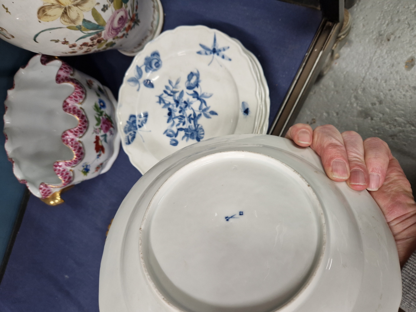 A SET OF SIX BLUE AND WHITE FLORAL PLATES, CROSSED SWORDS MARKS, TWO ENGLISH SOUP PLATES, A - Image 4 of 6