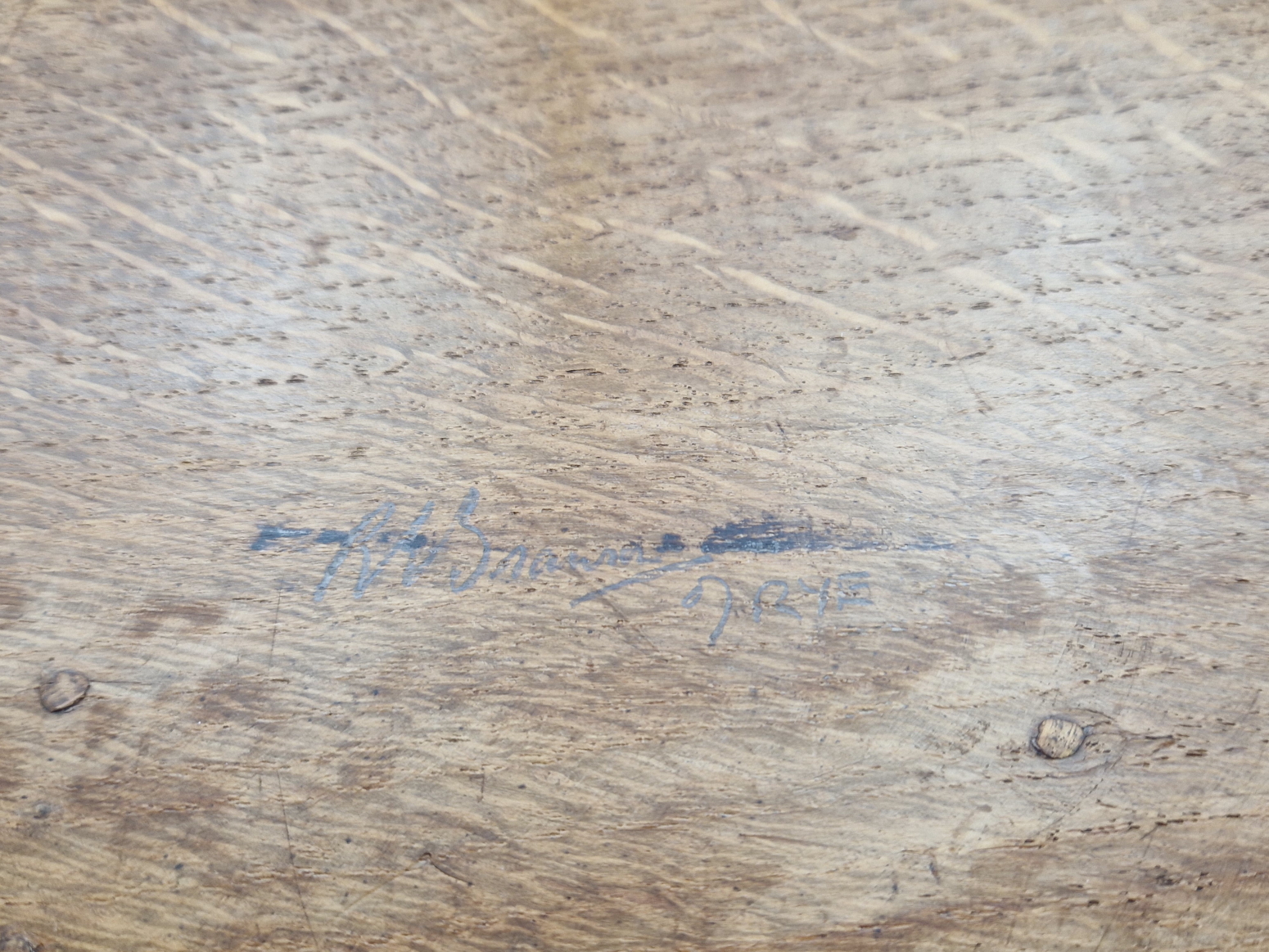 AN ARTS AND CRAFTS OAK TWO HANDLED TRAY INDISTINCTLY SIGNED BY A CRAFTSMAN FROM RYE - Image 3 of 11