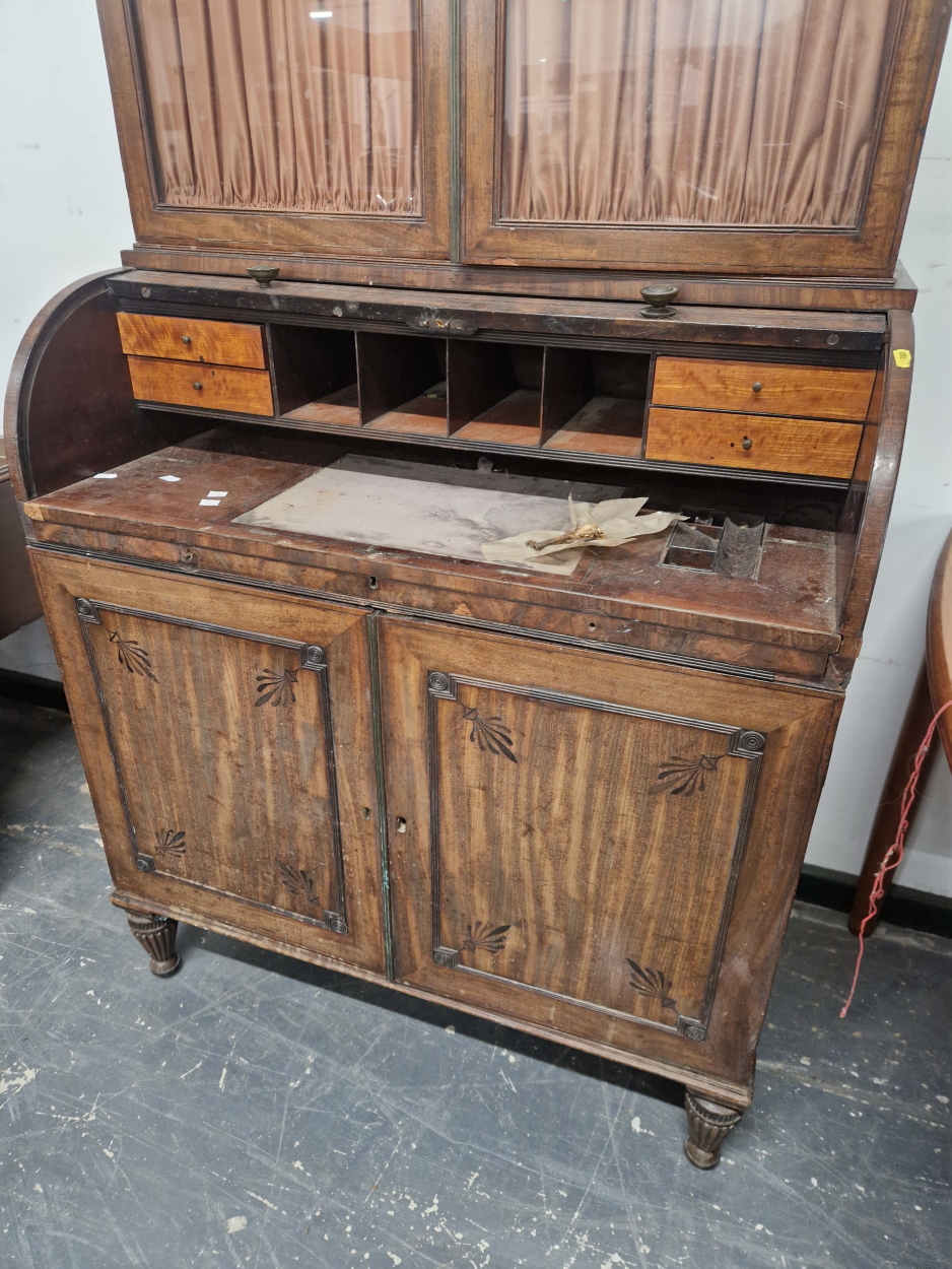 A REGENCY MAHOGANY SLATTED ROLL TOP BUREAU DISPLAY CABINET, THE UPPER HALF WITH GLAZED DOORS LINED - Image 2 of 6
