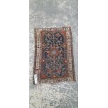 AN ANTIQUE PERSIAN SHIRAZ RUG 120 x 80 cm.