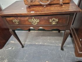 AN 18th C. OAK SIDE TABLE WITH THE RECTANGULAR TOP OVER A SINGLE DRAWER AND CABRIOLE LEGS