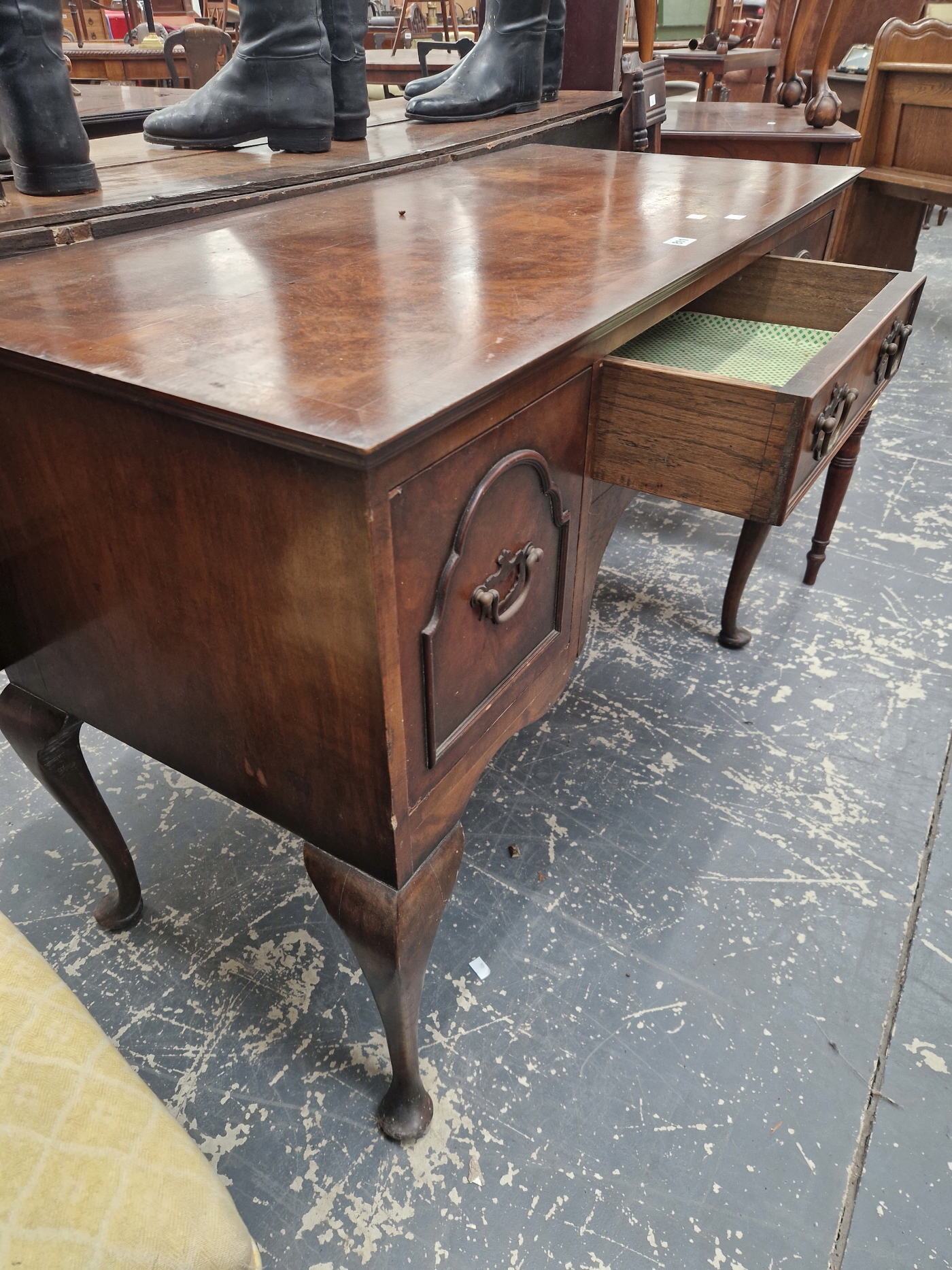 A MAHOGANY THREE DRAWER LOW BOY WITH SQUARES OF BURR WOOD VENEERS TO THE TOP, THE CABRIOLE LEGS ON - Image 5 of 5