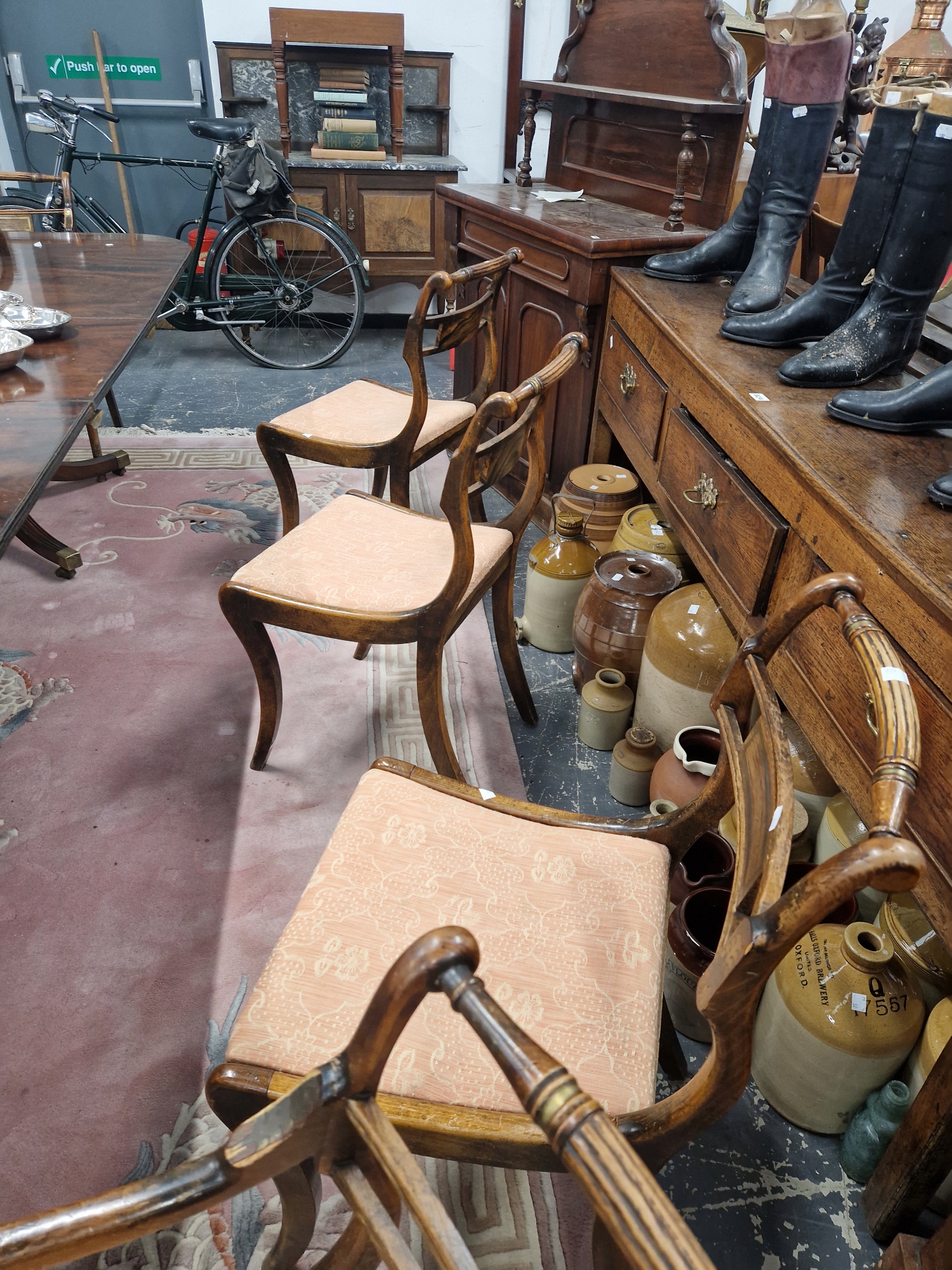 A SET OF EIGHT REGENCY BRASS INLAID STAINED WOOD CHAIRS INCLUDING TWO WITH ARMS, EACH WITH A - Image 3 of 5