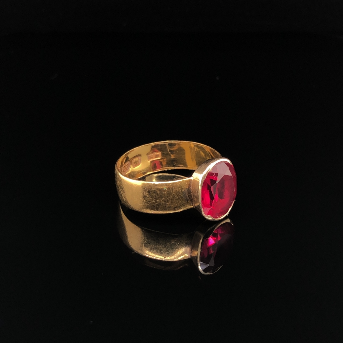 AN ANTIQUE 22ct HALLMARKED GOLD GEMSET RING, WITH A 10ct GOLD SETTING. DATED 1908, BIRMINGHAM. - Image 7 of 10