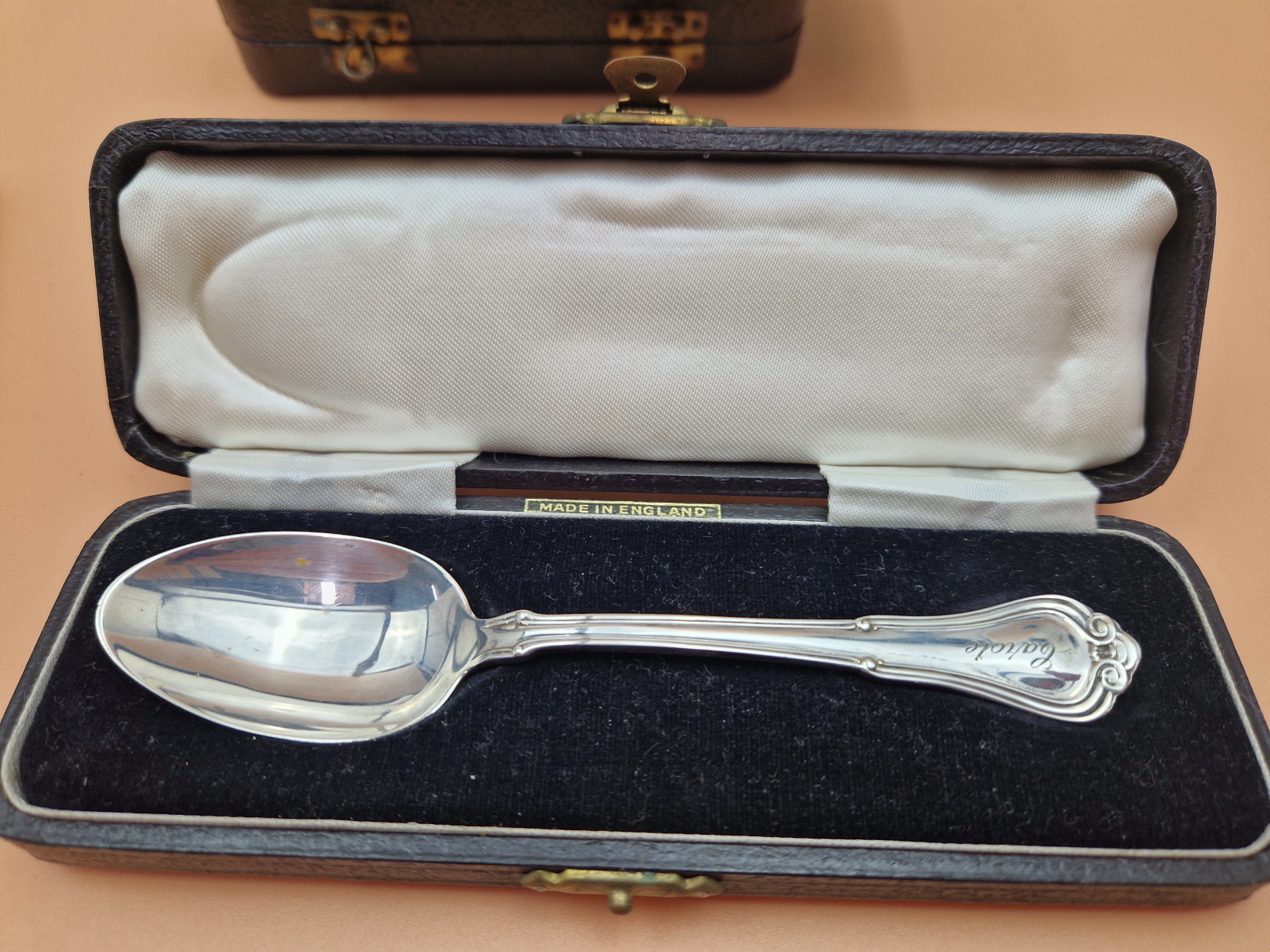 TWO CASED SETS OF SIX SILVER TEA SPOONS, ANOTHER SET LOOSE TOGETHER WITH OTHER SILVER SPOONS AND A - Image 9 of 9