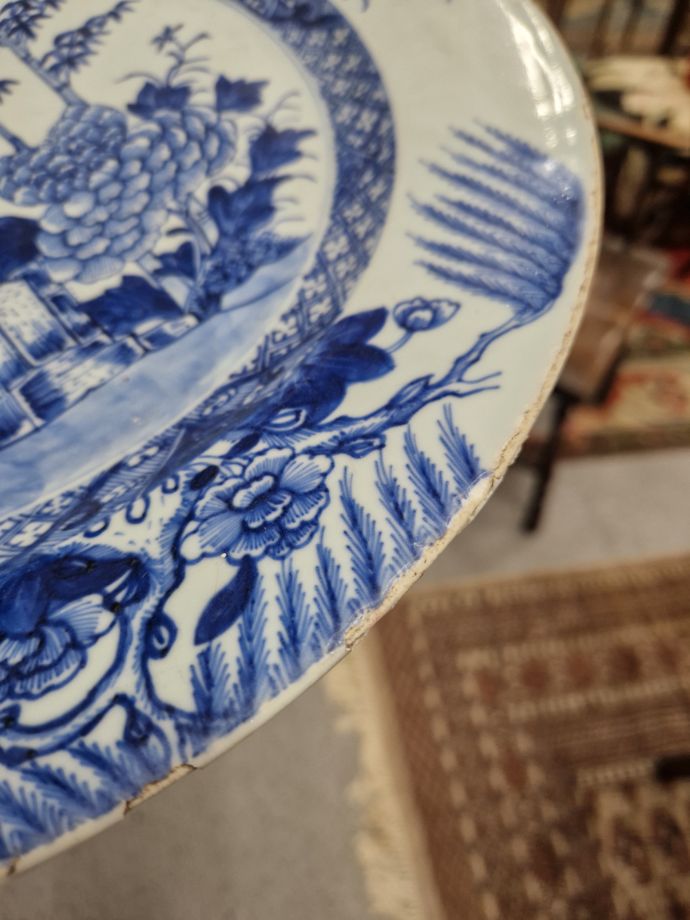 A LATE 18th C. CHINESE BLUE AND WHITE CHARGER PAINTED CENTRALLY WITH PEONY AND BAMBOO GROWING - Image 18 of 20
