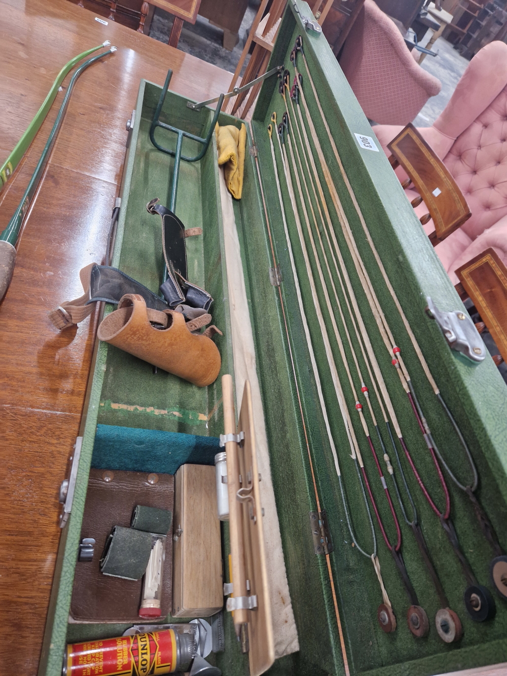 ACCLES & POLLOCK APOLLO FALCON AND KESTREL BOWS, TWO STANDS OF ARROWS TOGETHER WITH A GREEN CASE - Image 3 of 6