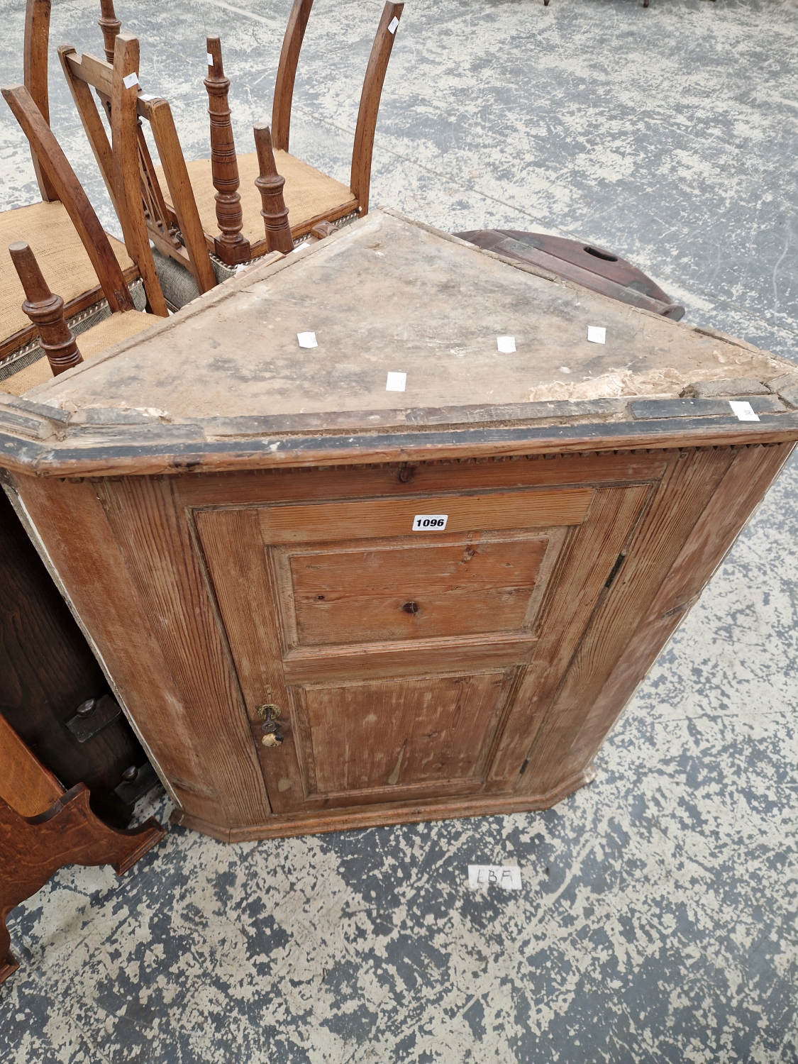 A 19TH CENTURY PINE CORNER CABINET WITH FIELDED PANEL DOOR. - Image 2 of 3