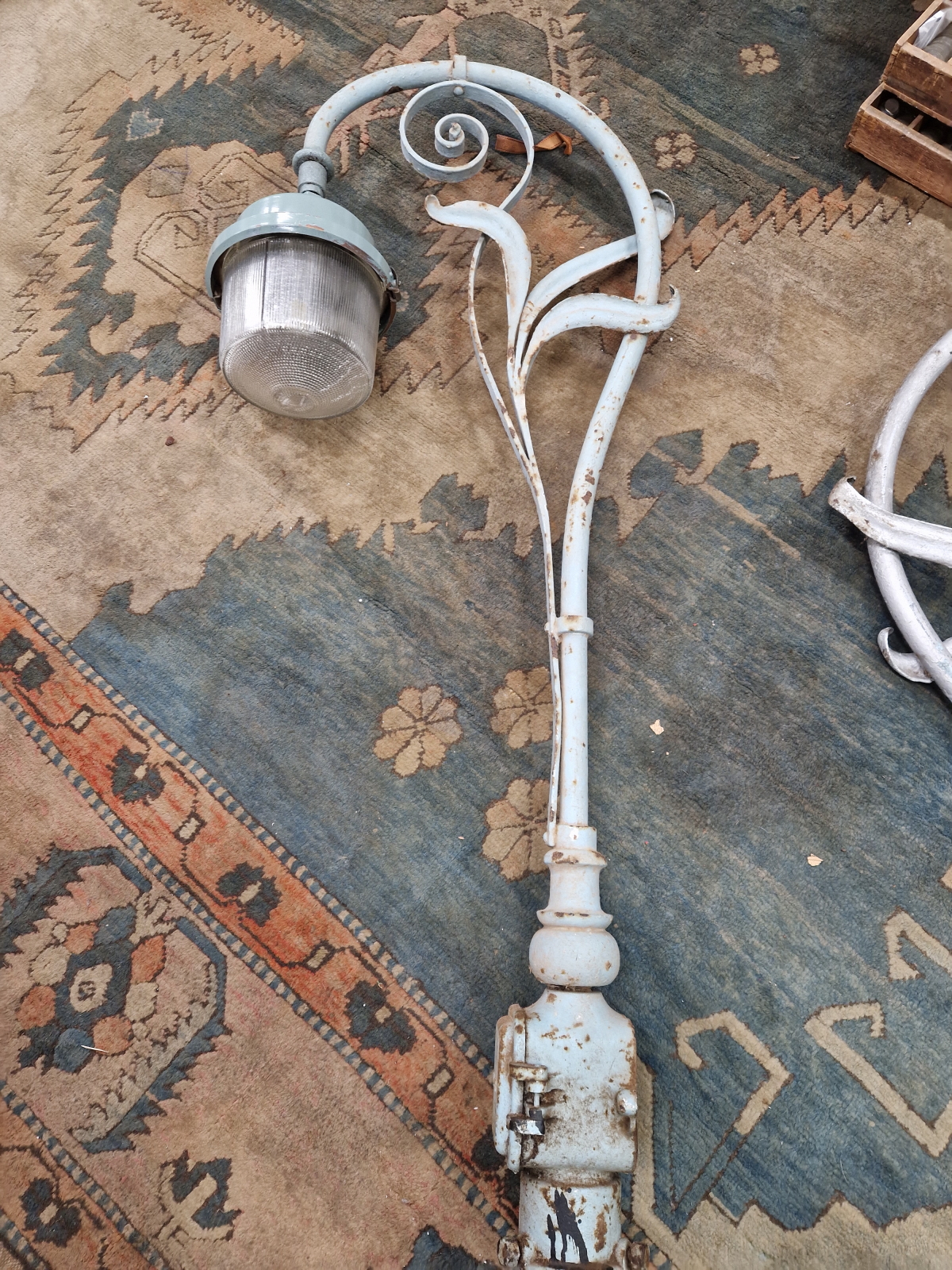 TWO SIMILAR VINTAGE  STREET LIGHT HEADS, EACH LAMP HELD ON A CURVED ARM WITH THREE LEAVES FORMING - Image 2 of 3