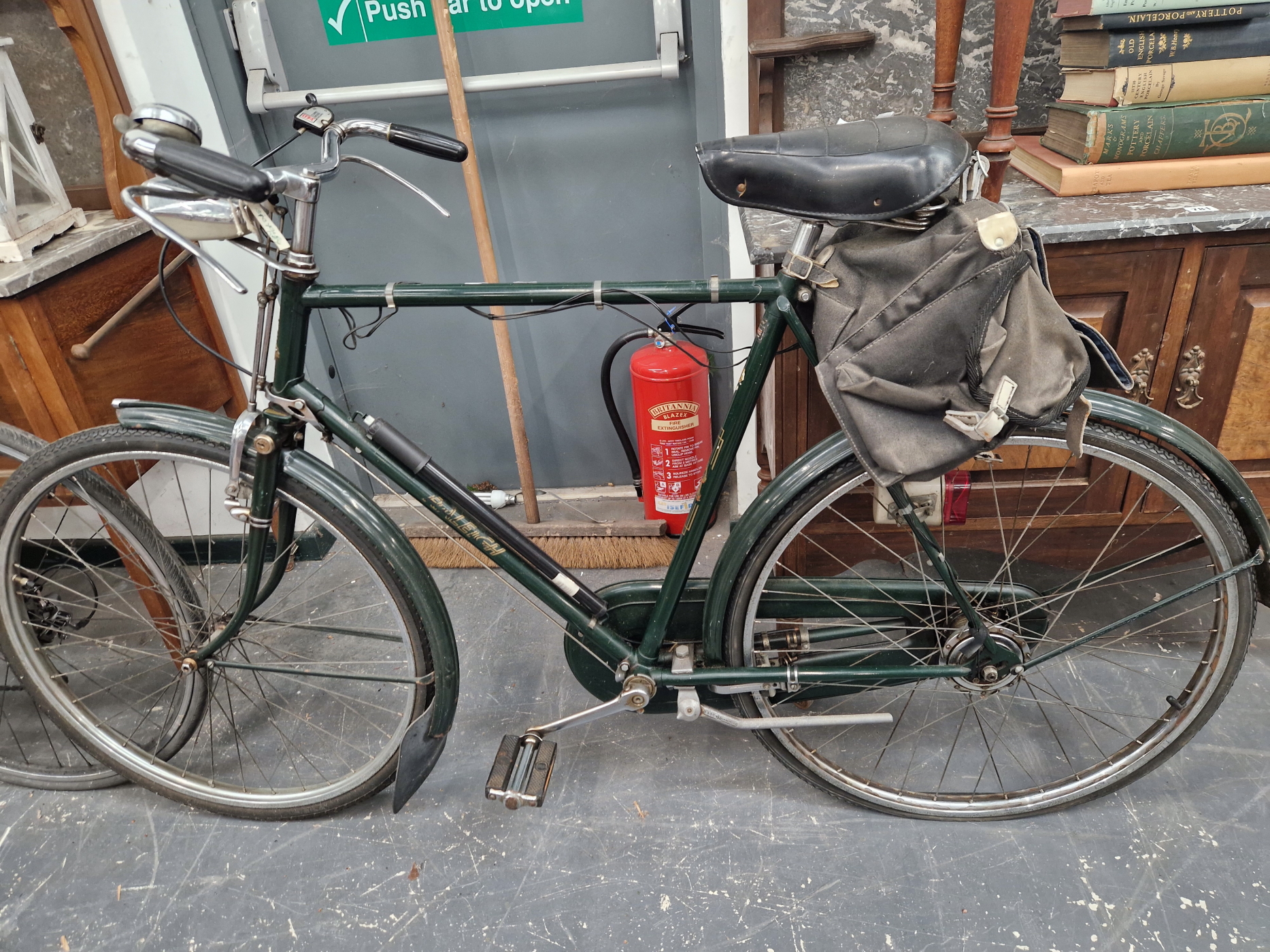 A GENTS GREEN RALEIGH THREE SPEED BICYCLE