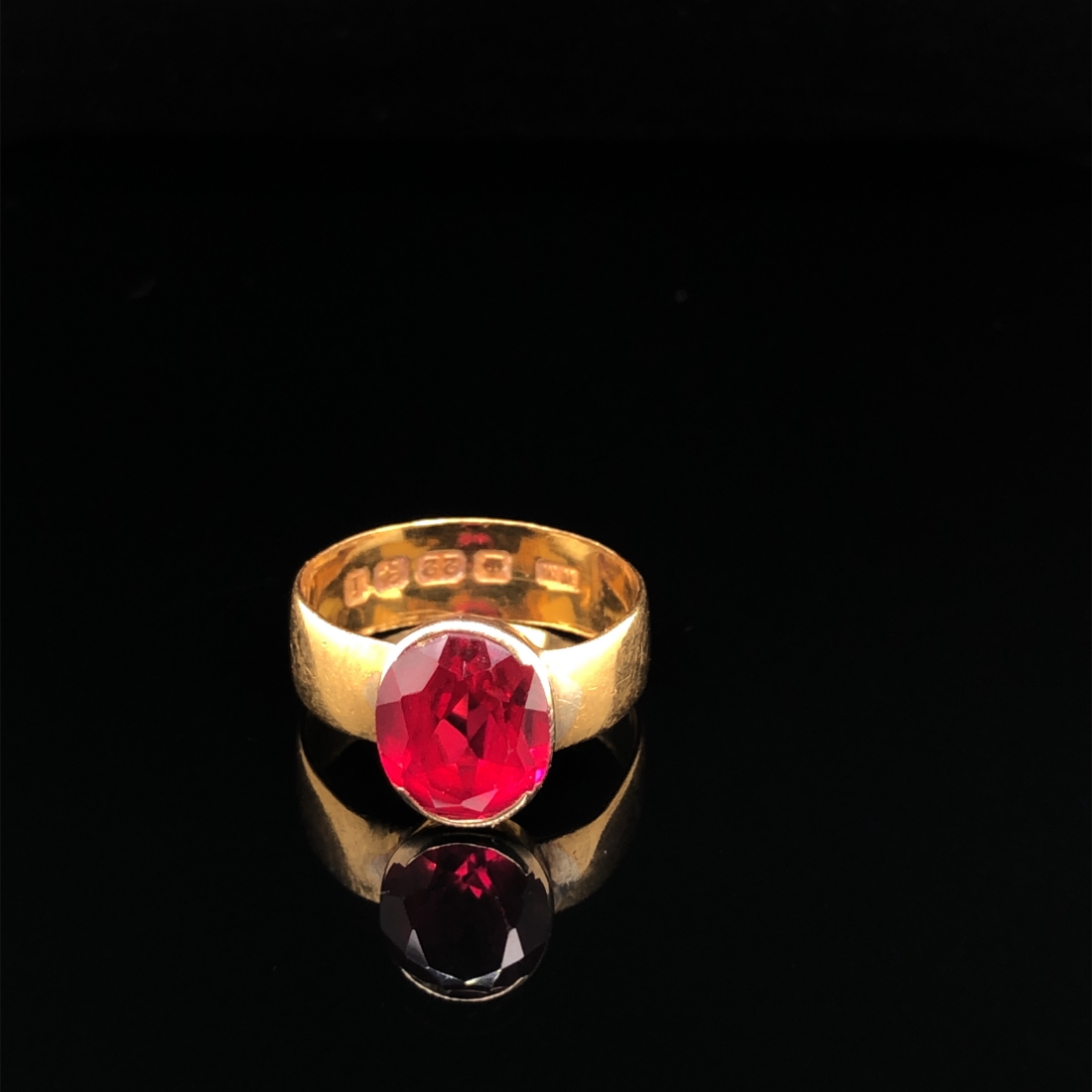 AN ANTIQUE 22ct HALLMARKED GOLD GEMSET RING, WITH A 10ct GOLD SETTING. DATED 1908, BIRMINGHAM. - Image 6 of 10