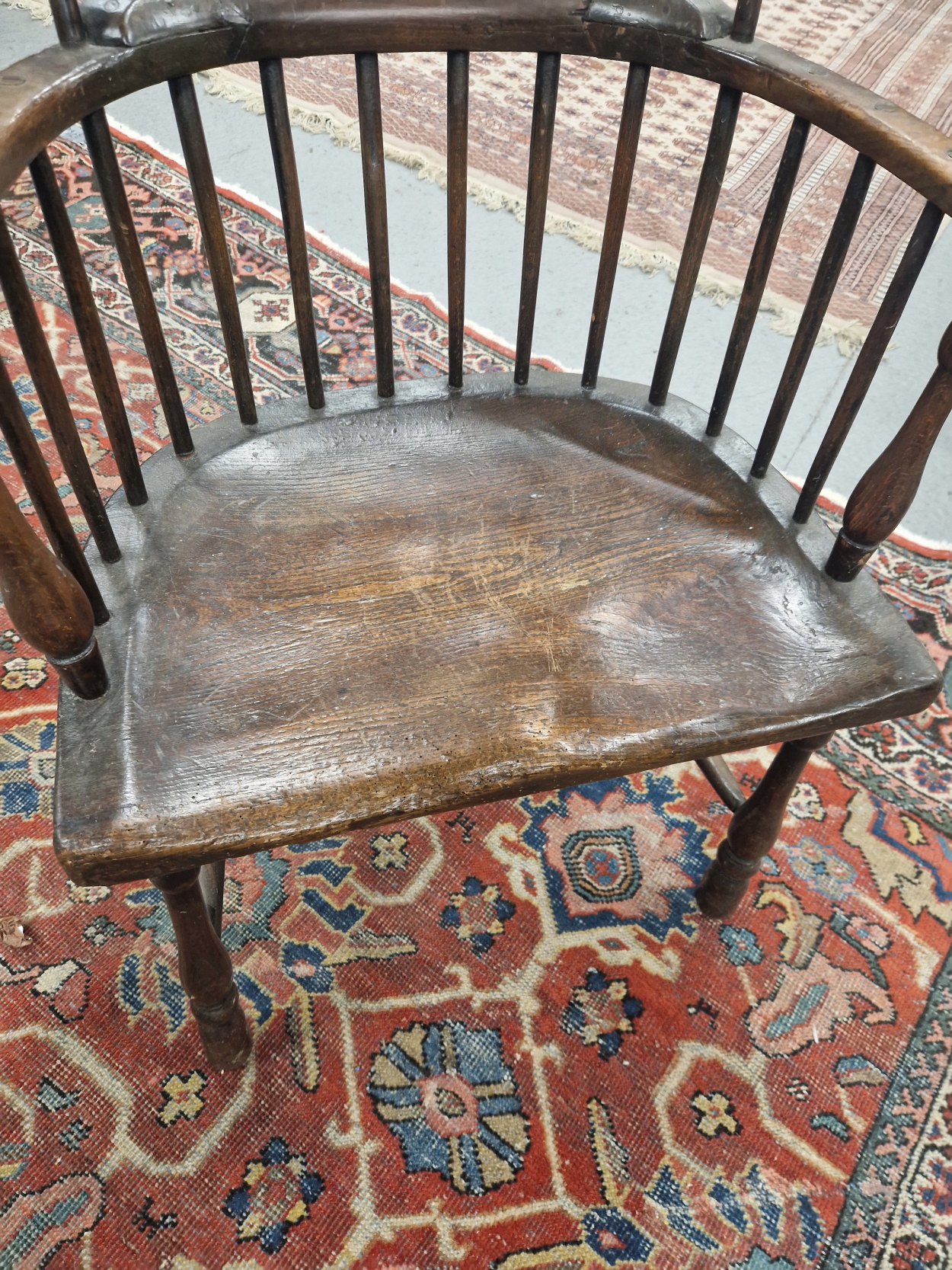 AN 18TH / 19TH CENTURY COUNTRY MADE WINDSOR TYPE STICK BACK CHAIR WITH PLAIN CREST RAIL AND SHAPED - Image 3 of 9