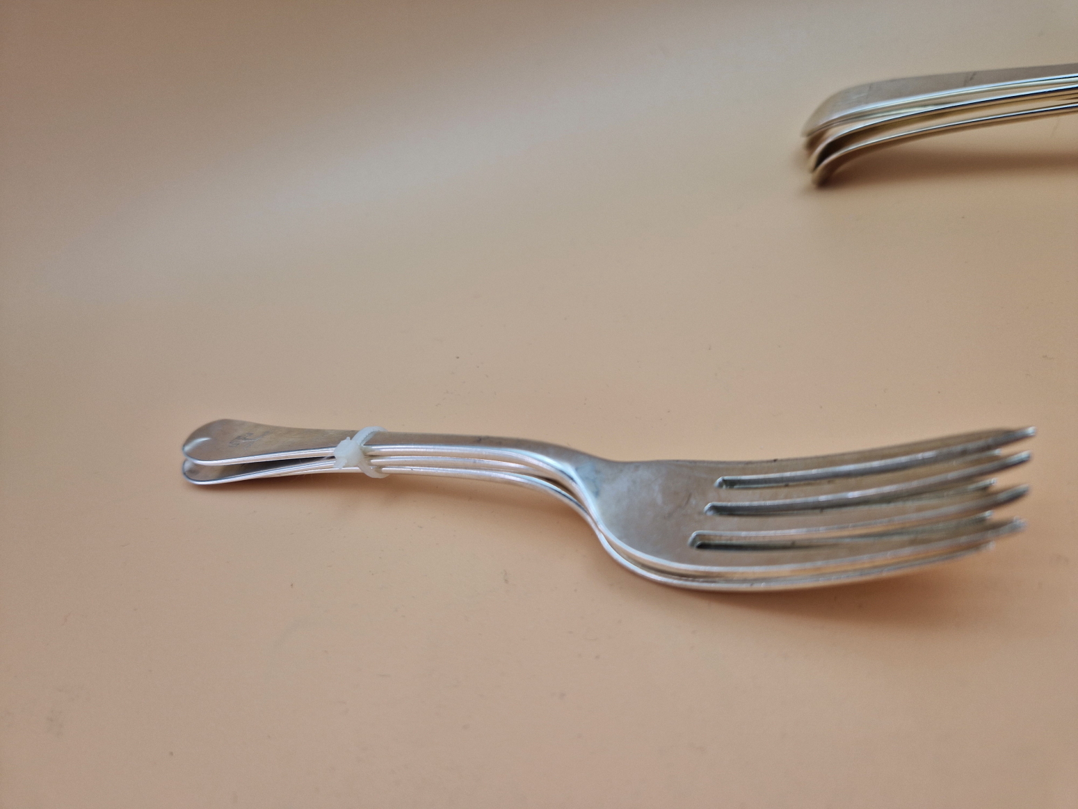 FIFTEEN VARIOUS OLD ENGLISH AND HANOVERIAN PATTERN SILVER SPOONS TOGETHER WITH SEVEN SILVER FORKS, - Image 11 of 15