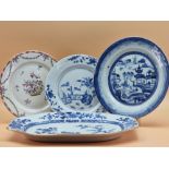 AN 18th C. CHINESE BLUE AND WHITE PLATTER, TWO PLATES, A FAMILLE ROSE PLATE, TWO BOWLS, A SPOON, A