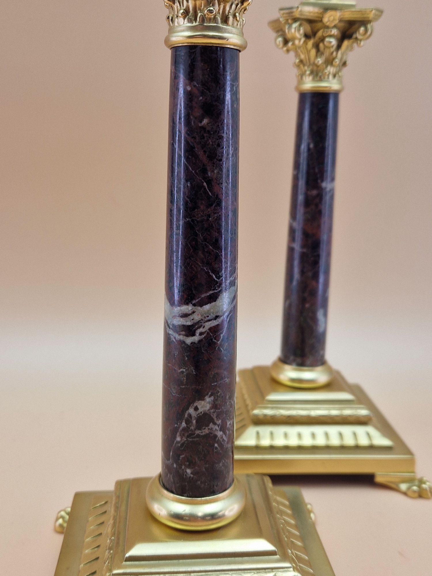 A PAIR OF RED MARBLE AND ORMOLU CANDLESTICKS, THE TWO HANDLED URN NOZZLES ABOVE CORINTHIAN CAPITALS, - Image 6 of 7