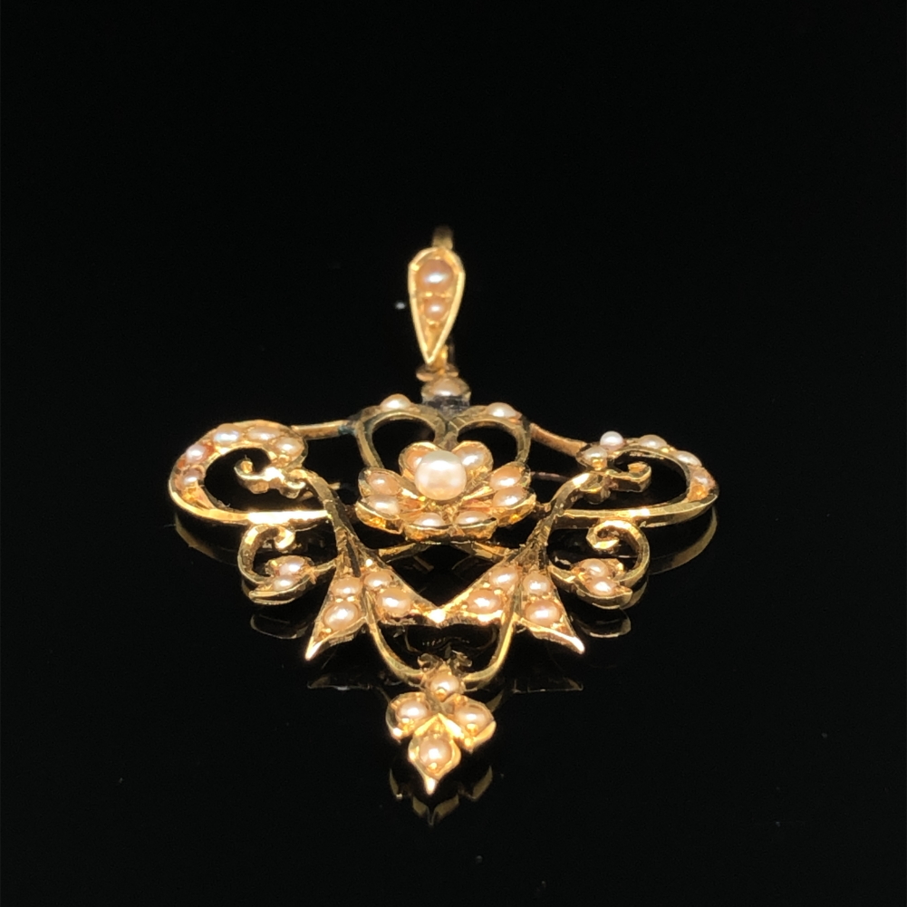 AN ANTIQUE ART NOUVEAU 15ct GOLD AND SEED PEARL. DROP LENGTH INCLUDING BAIL 4.4cms. - Image 3 of 4
