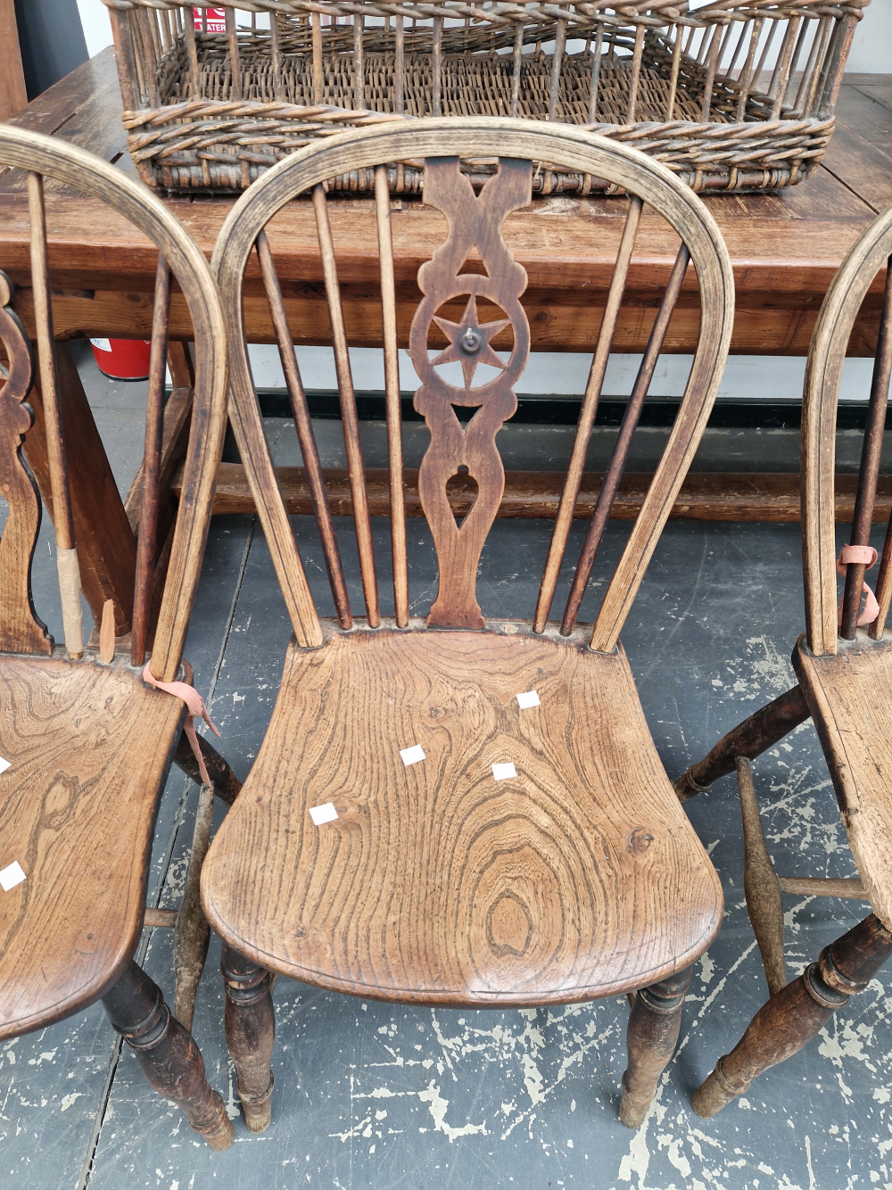 A SET OF FOUR WHEEL BACKED WINDSOR CHAIRS - Image 3 of 7