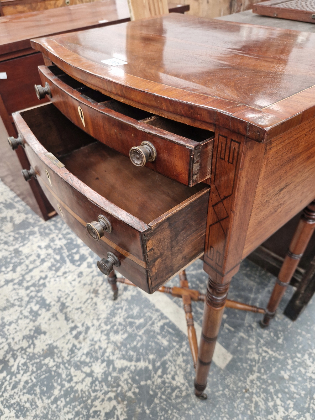 A 19th C. CROSS BANDED AND EBONY LINE INLAID MAHOGANY BOW FRONT SIDE TABLE WITH TWO DRAWERS ABOVE - Image 4 of 5