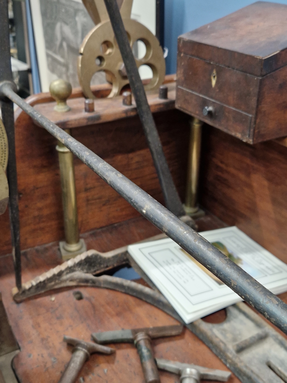 A RARE MID 19TH CENTURY BRASS AND IRON ORNAMENTAL TURNING LATHE SIGNED C. RICH, 44 DENMARK STREET - Image 75 of 77