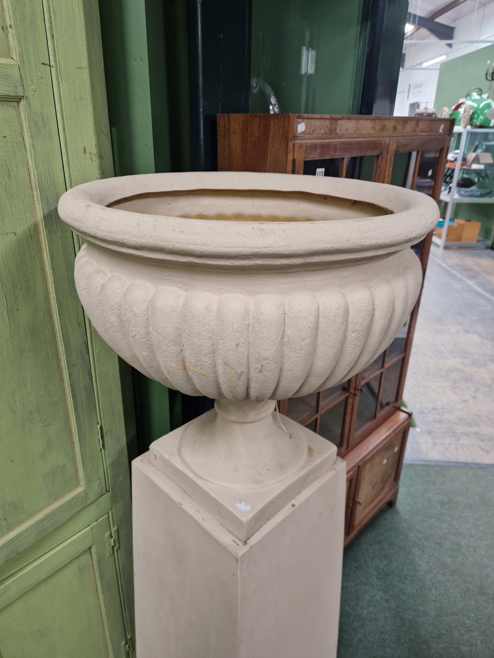 A LARGE TERRACE URN ON PEDESTAL STAND - Image 2 of 2