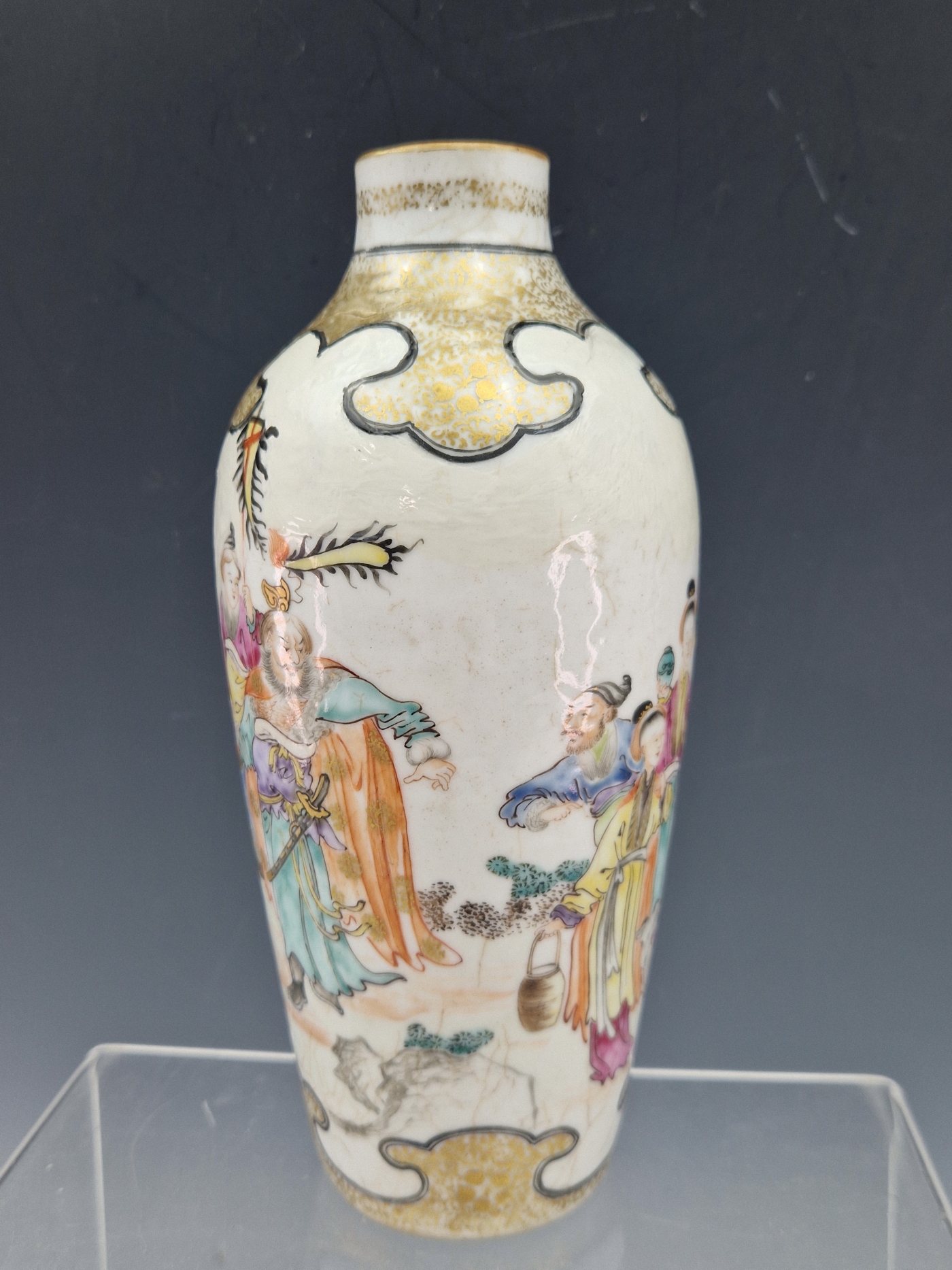 A LATE 18th C. CHINESE VASE PAINTED WITH GUANDI AND OTHER FIGURES IN A LANDSCAPE AND BETWEEN BLACK - Image 7 of 8