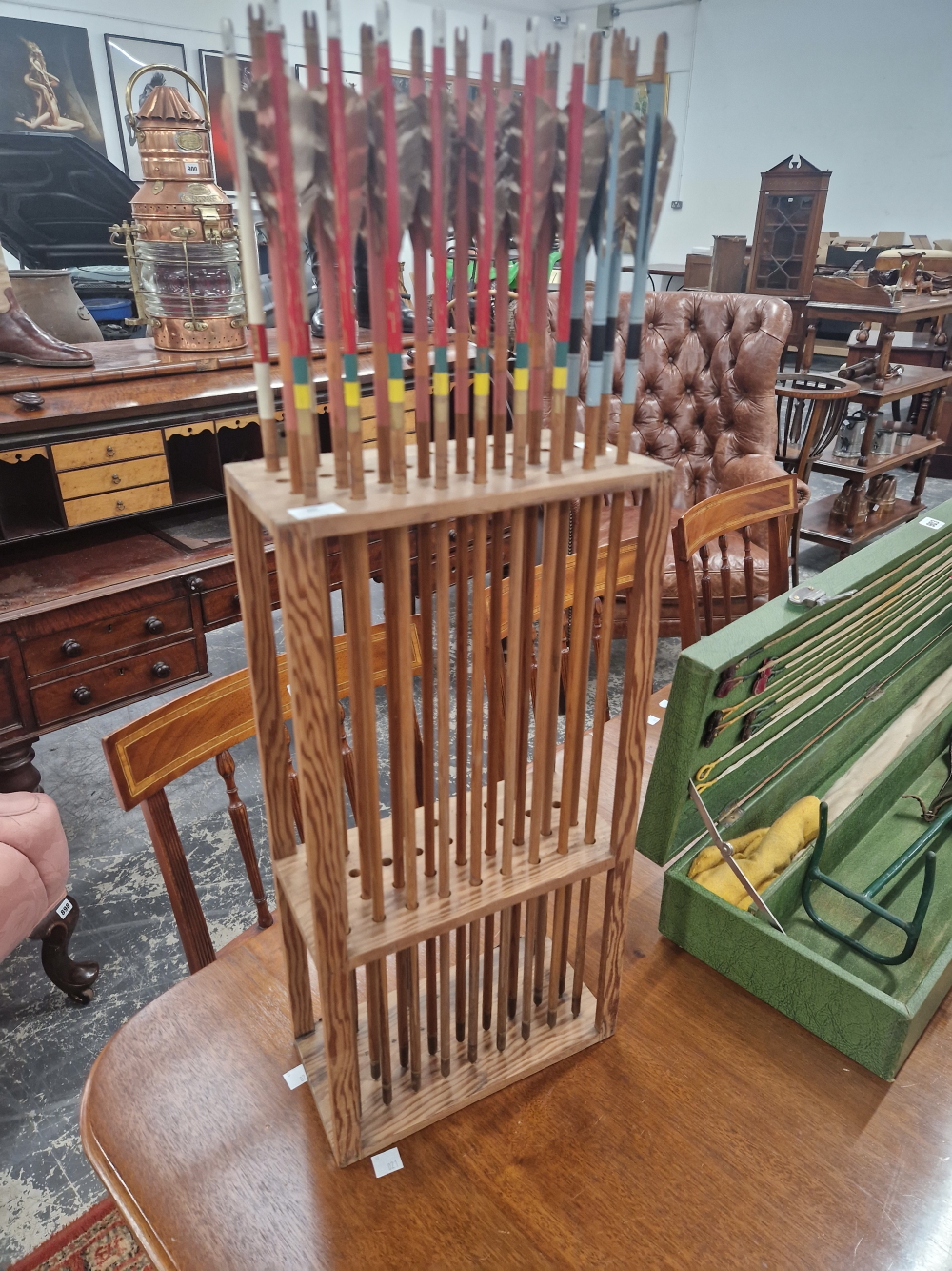 ACCLES & POLLOCK APOLLO FALCON AND KESTREL BOWS, TWO STANDS OF ARROWS TOGETHER WITH A GREEN CASE - Image 6 of 6