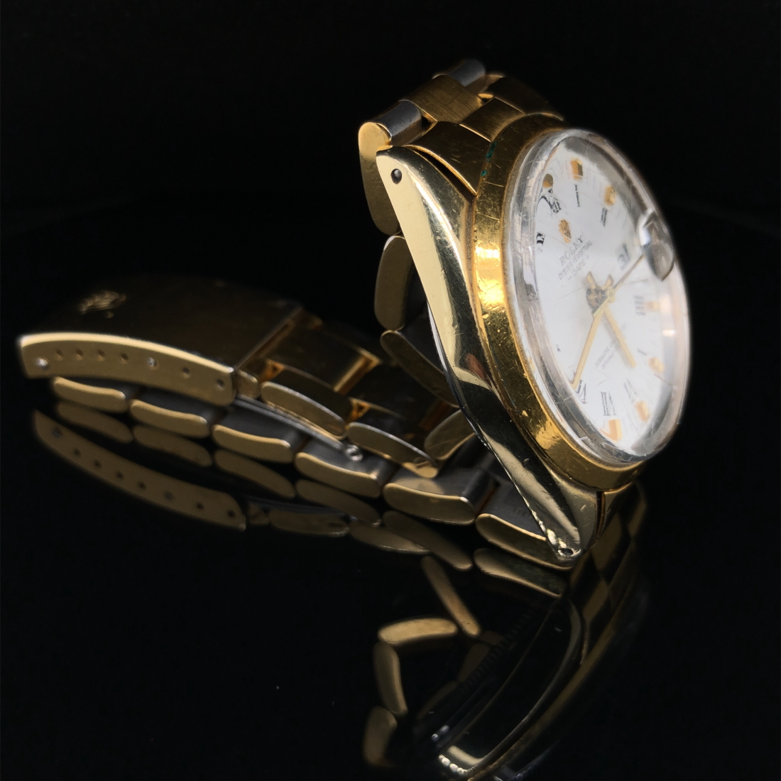 A VINTAGE ROLEX OYSTER PERPETUAL DATE WATCH ON A STAINLESS STEEL AND GOLD PLATED BRACELET STRAP, - Image 7 of 7