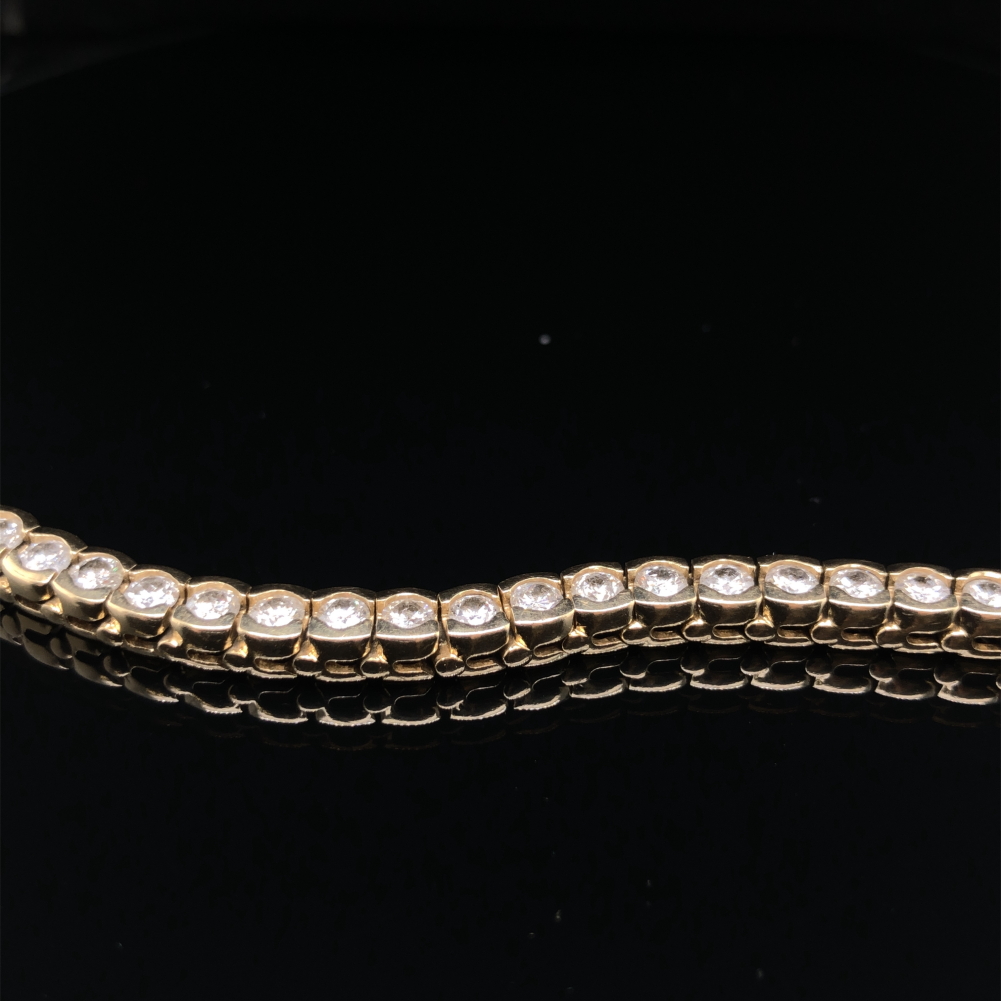 A DIAMOND LINE BRACELET. THE BRACELET WITH FORTY-SIX SLIGHTLY GRADUATED ROUND BRILLIANT CUT DIAMONDS - Image 4 of 15