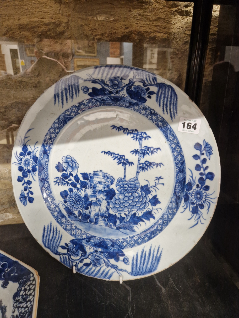 A LATE 18th C. CHINESE BLUE AND WHITE CHARGER PAINTED CENTRALLY WITH PEONY AND BAMBOO GROWING - Image 8 of 20