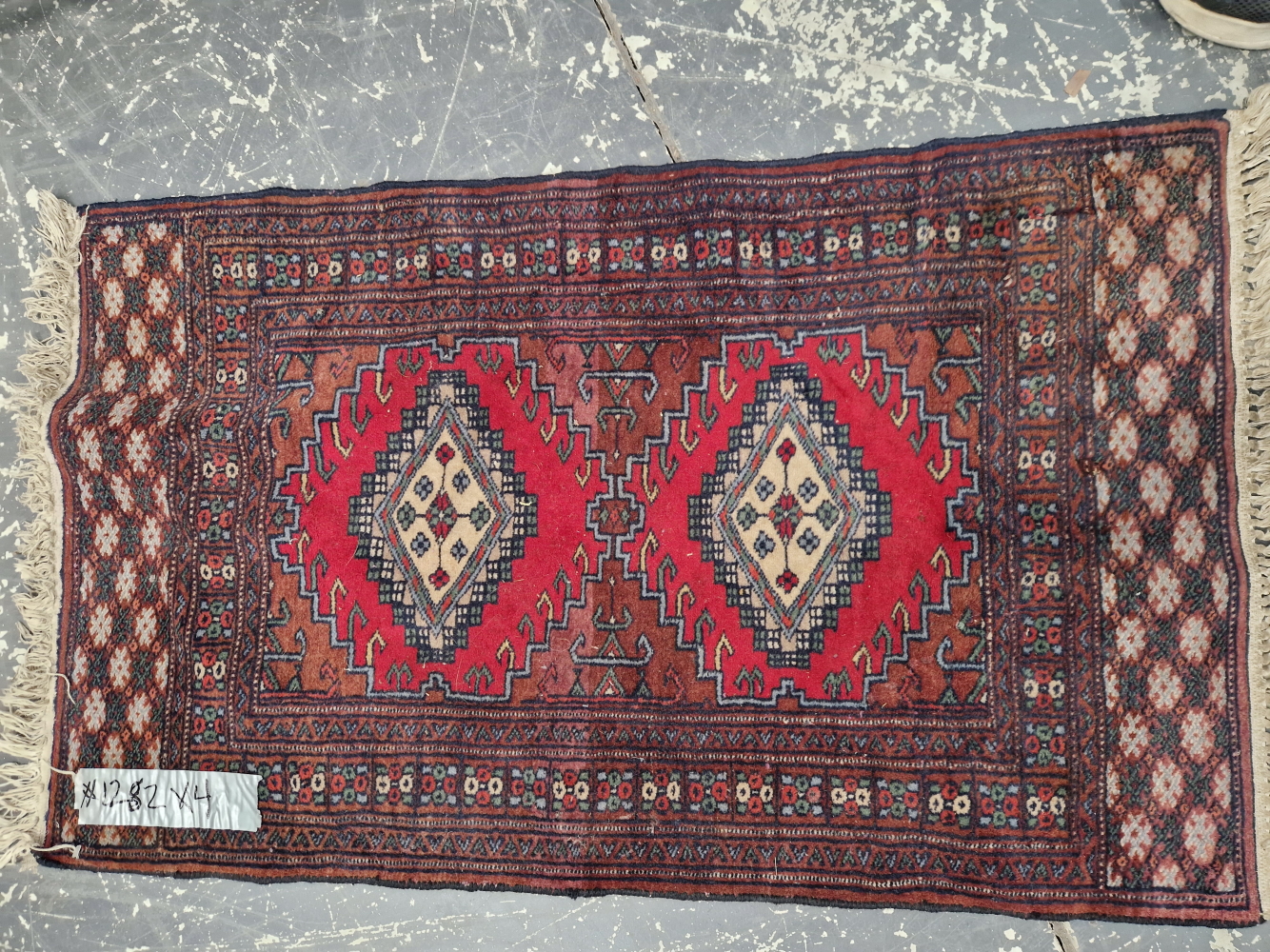 A TURKISH RUG OF CAUCASIAN DESIGN 186 x 109cm, TOGETHER WITH TWO ANTIQUE PERSIAN RUGS AND AN - Image 4 of 4