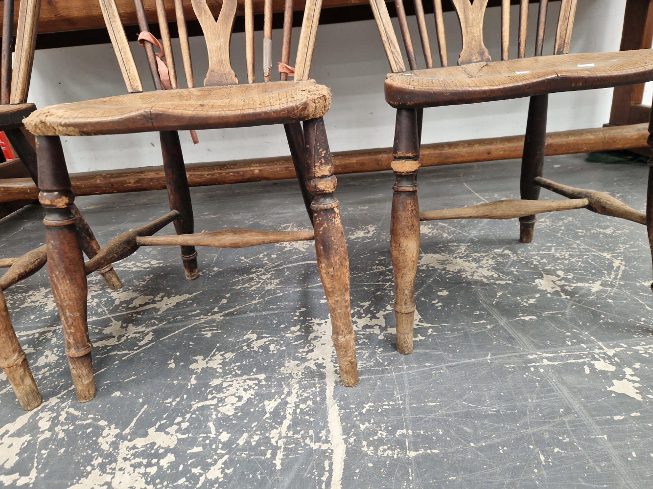 A SET OF FOUR WHEEL BACKED WINDSOR CHAIRS - Image 6 of 7