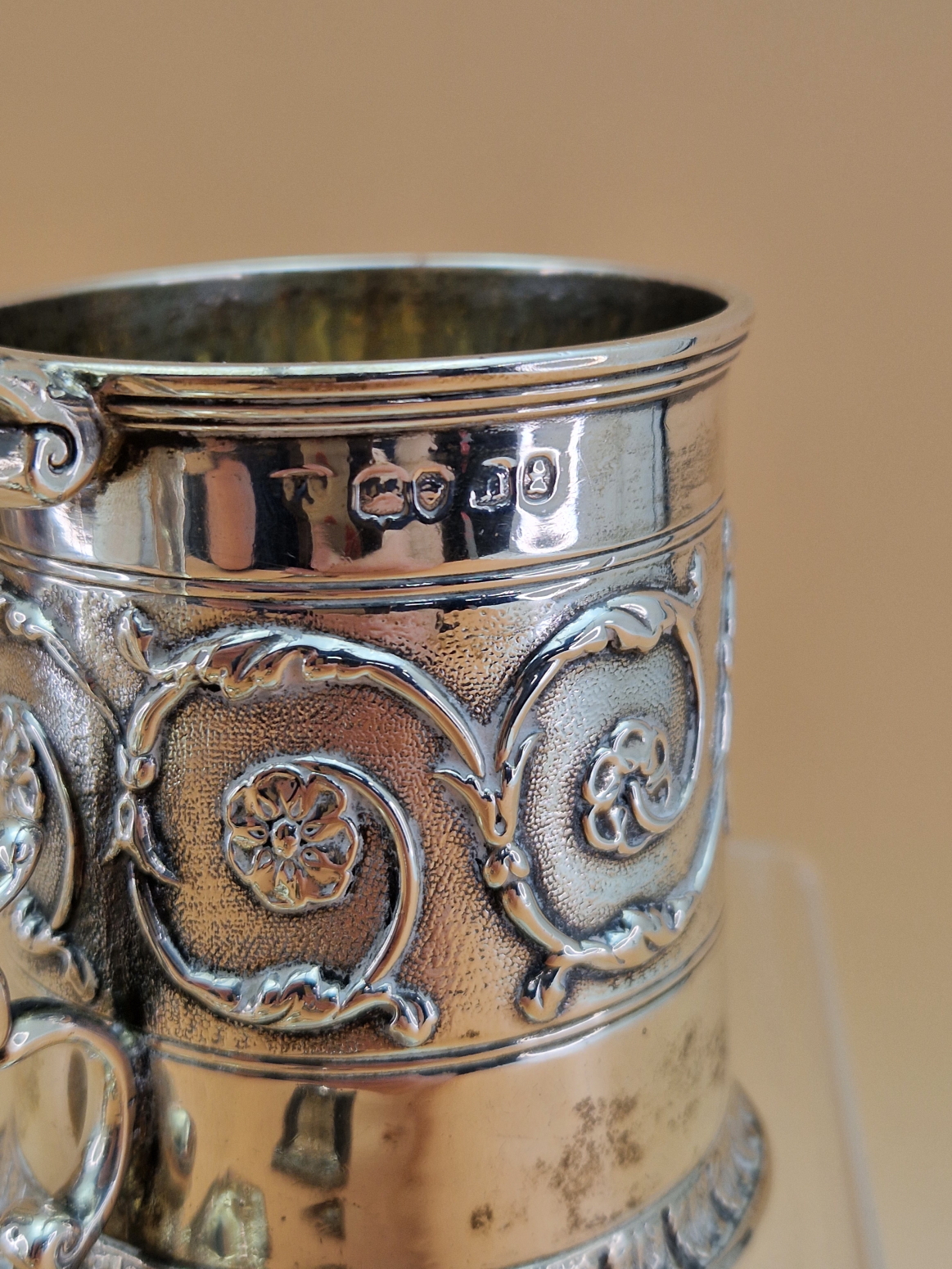 MISCELLANEOUS 20th C. HALLMARKED SILVER, TO INCLUDE A HIP FLASK, CHESTER 1937, A CHRISTENING MUG, - Image 6 of 9