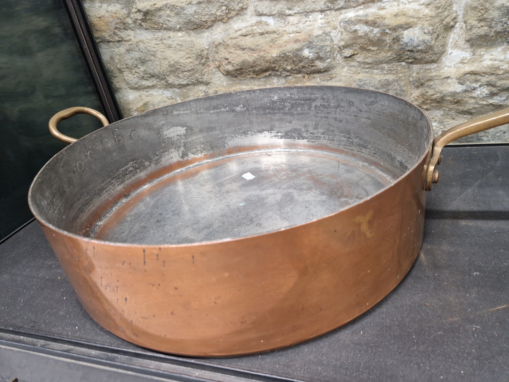 A ZINC LINED COPPER DEEP DEEP FRYING PAN, THE CYLINDRICAL FORM WITH TWO HANDLES. Dia. - Image 2 of 4