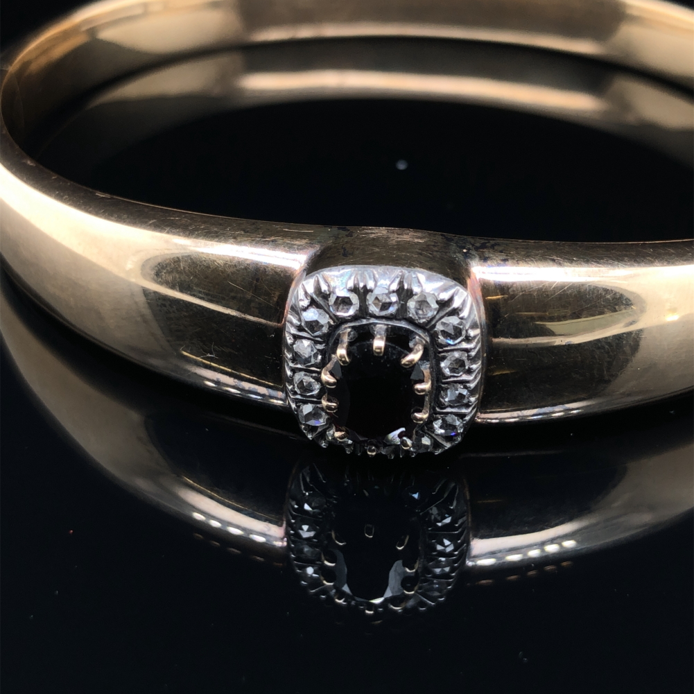 AN ANTIQUE GARNET AND OLD CUT DIAMOND HINGED BANGLE, THE CLASP TONGUE STAMPED 15, ASSESSED AS 15ct - Image 8 of 8