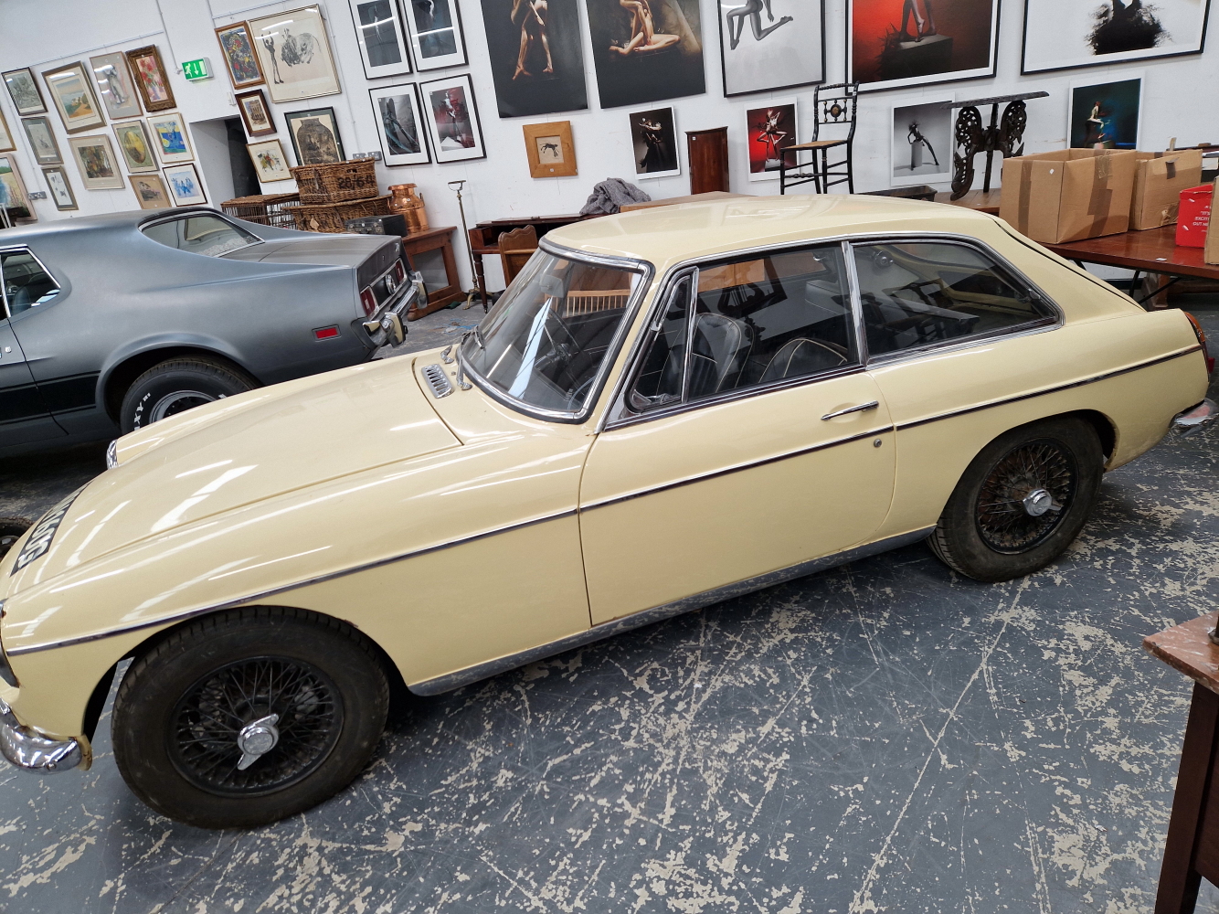 A 1968 MG BGT. SALOON. MOT AND TAX EXEMPT. GOOD RUNNING AND DRIVING CONDITION - Image 2 of 5