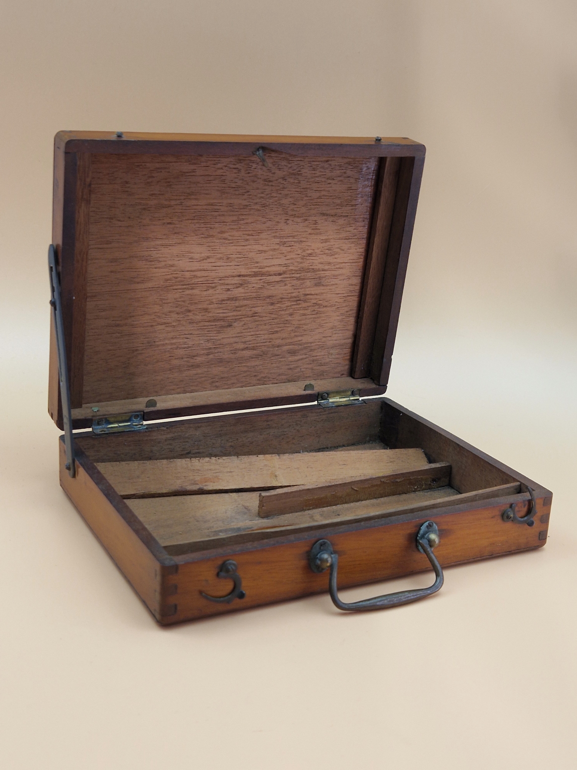 A LATE VICTORIAN ROWNEY MAHOGANY PAINT BOX CONTAINING UNUSED BLOCKS OF PAINT, A PALETTE AND A - Image 7 of 7