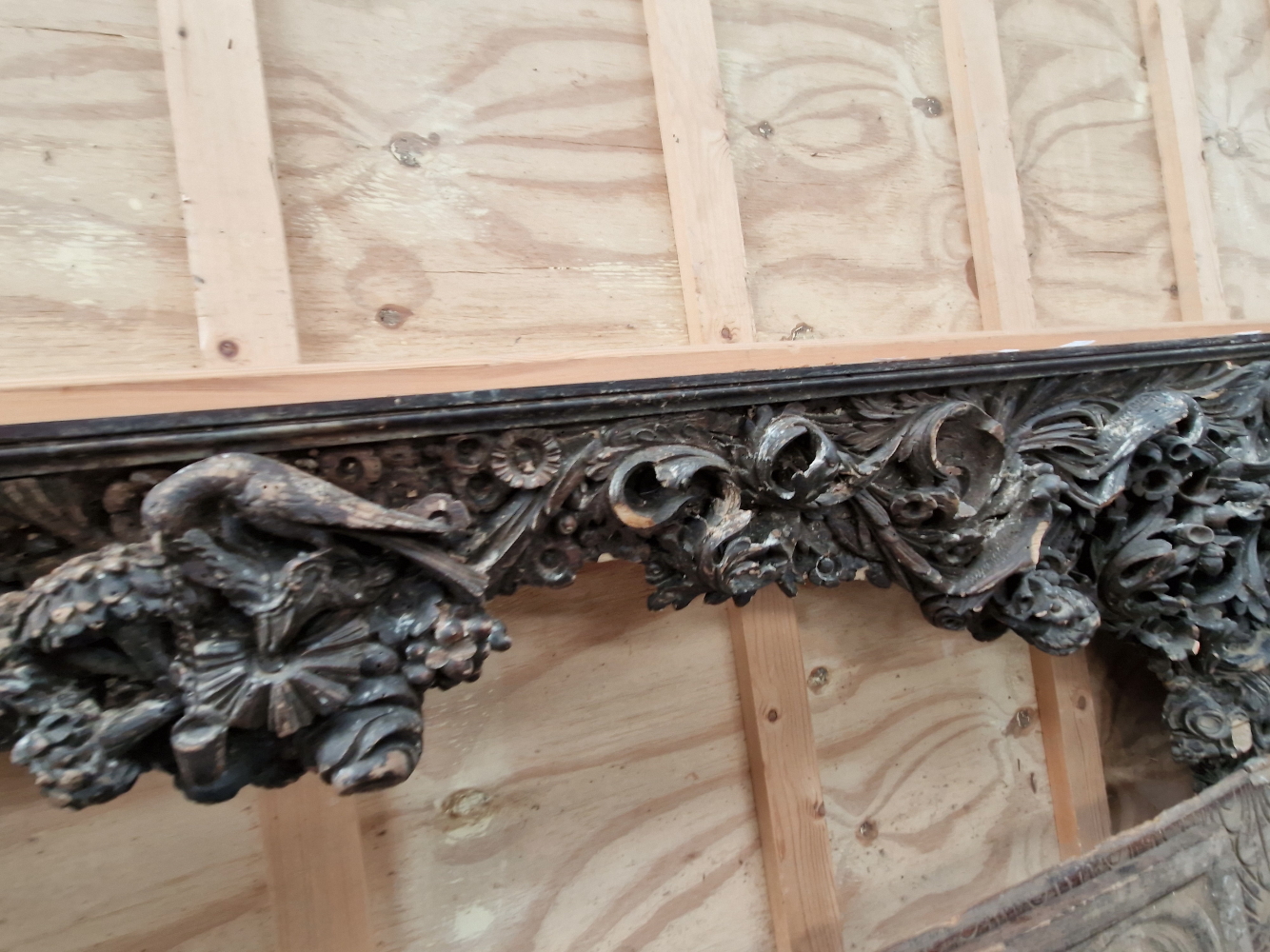 AN ANTIQUE 18TH/19TH CENTURY FRIEZE ARCH CARVED IN DELICATE DEEP RELIEF. - Image 6 of 10
