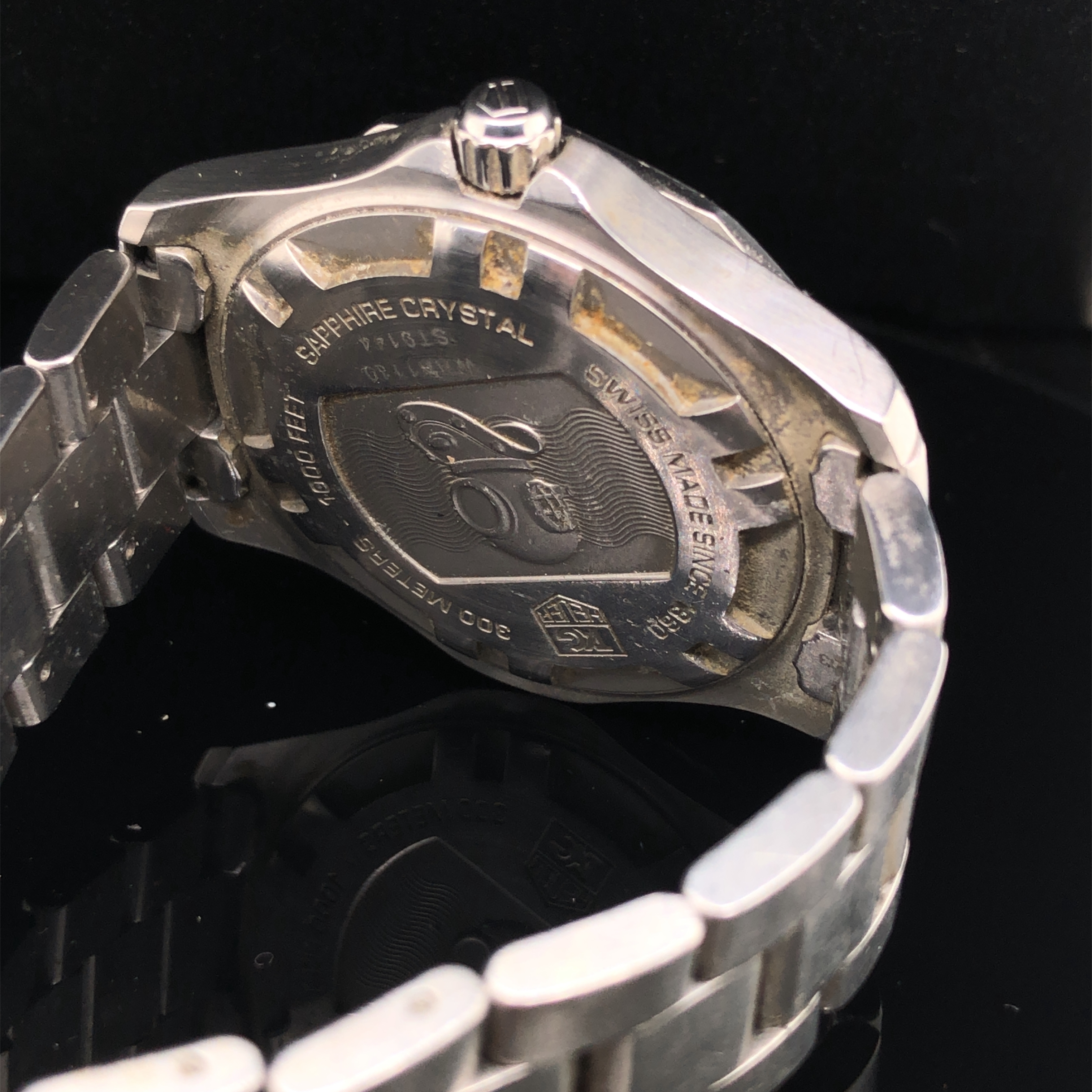 A TAG HEUER PROFESSIONAL QUARTZ STAINLESS STEEL GENTS WATCH, REF WAB1110. - Image 2 of 4