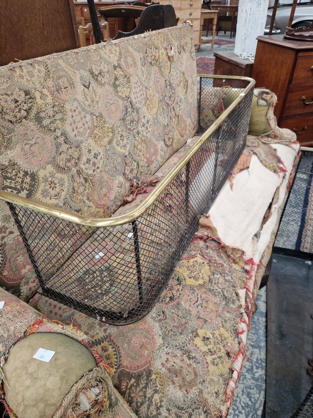 A VICTORIAN NURSERY FENDER AND THREE FURTHER FIRE FENDERS TOGETHER WITH A FOLDING FIRE SCREEN (5) - Image 5 of 13