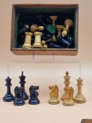 A BOXED WOODEN STAUNTON PATTERN CHESS SET, THE KINGS. H 8cms.
