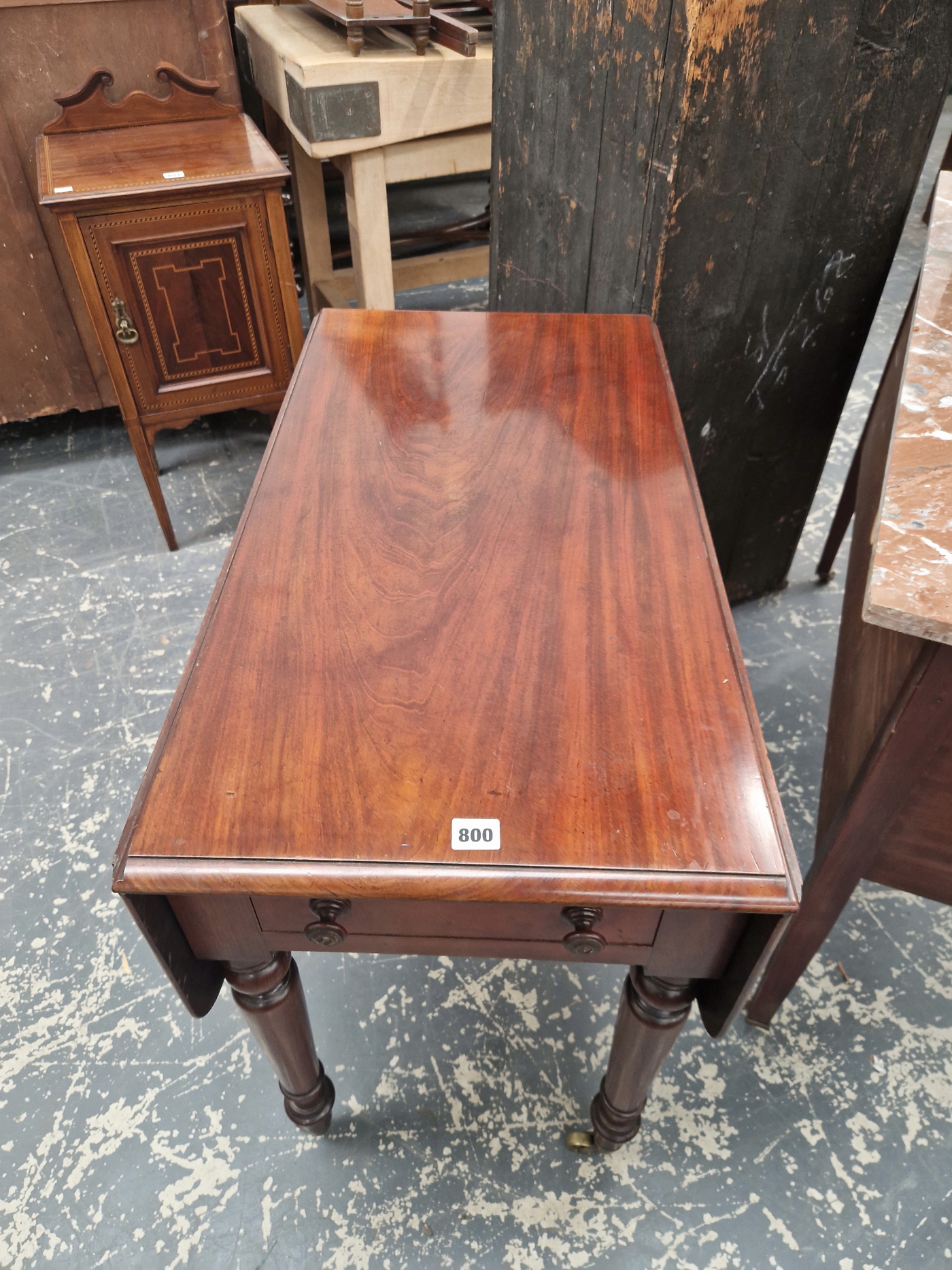 A 19th C. MAHOGANY PEMBROKE TABLE, THE RECTANGULAR FLAP TOP ABOVE DRAWERS TO EACH END AND - Image 2 of 7