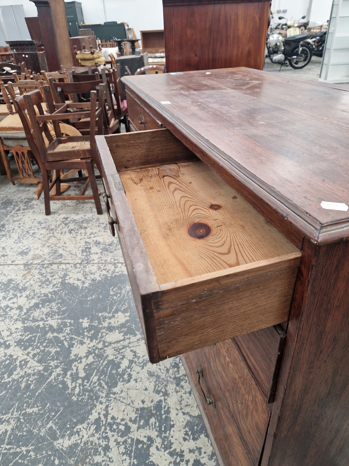 A 19th C. OAK CHEST OF TWO SHORT AND THREE GRADED LONG DRAWERS ON BRACKET FEET. W 123 x D 56 x H - Image 6 of 6