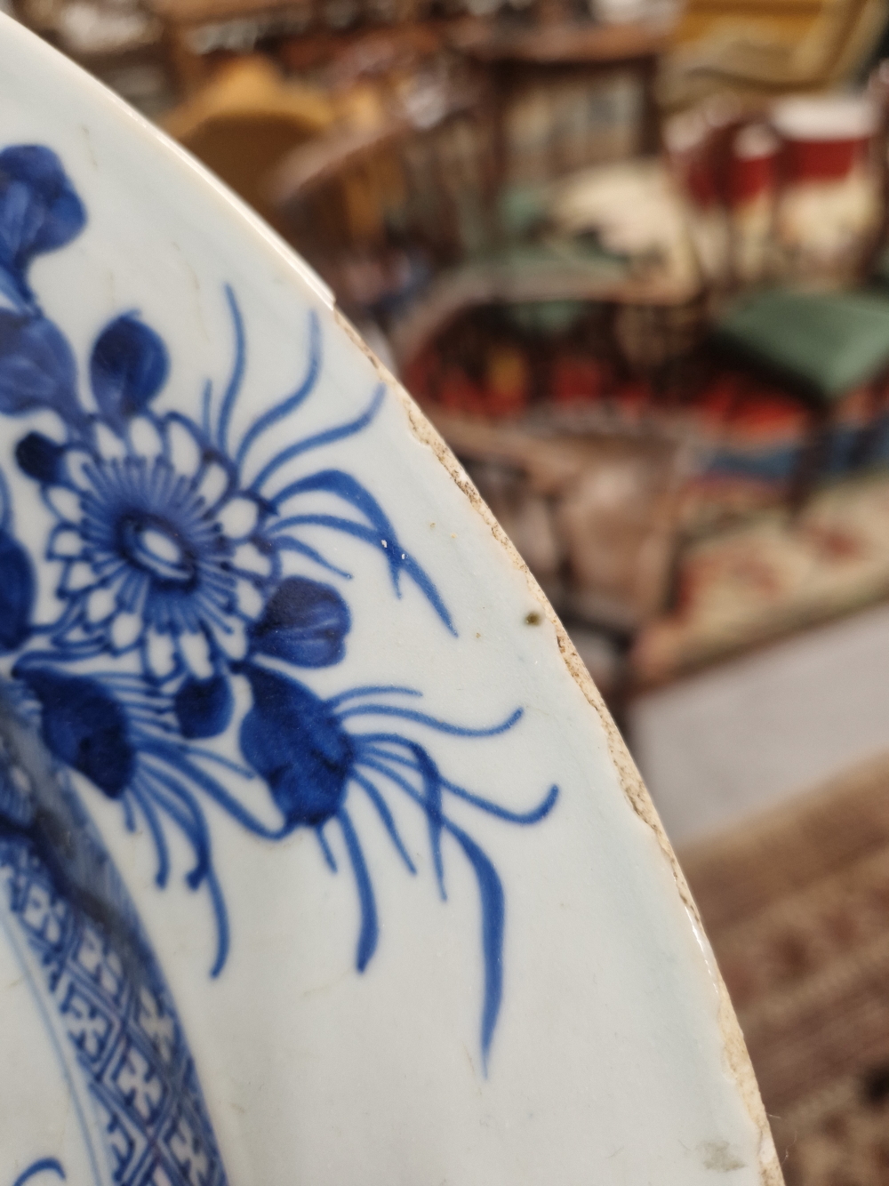 A LATE 18th C. CHINESE BLUE AND WHITE CHARGER PAINTED CENTRALLY WITH PEONY AND BAMBOO GROWING - Image 20 of 20