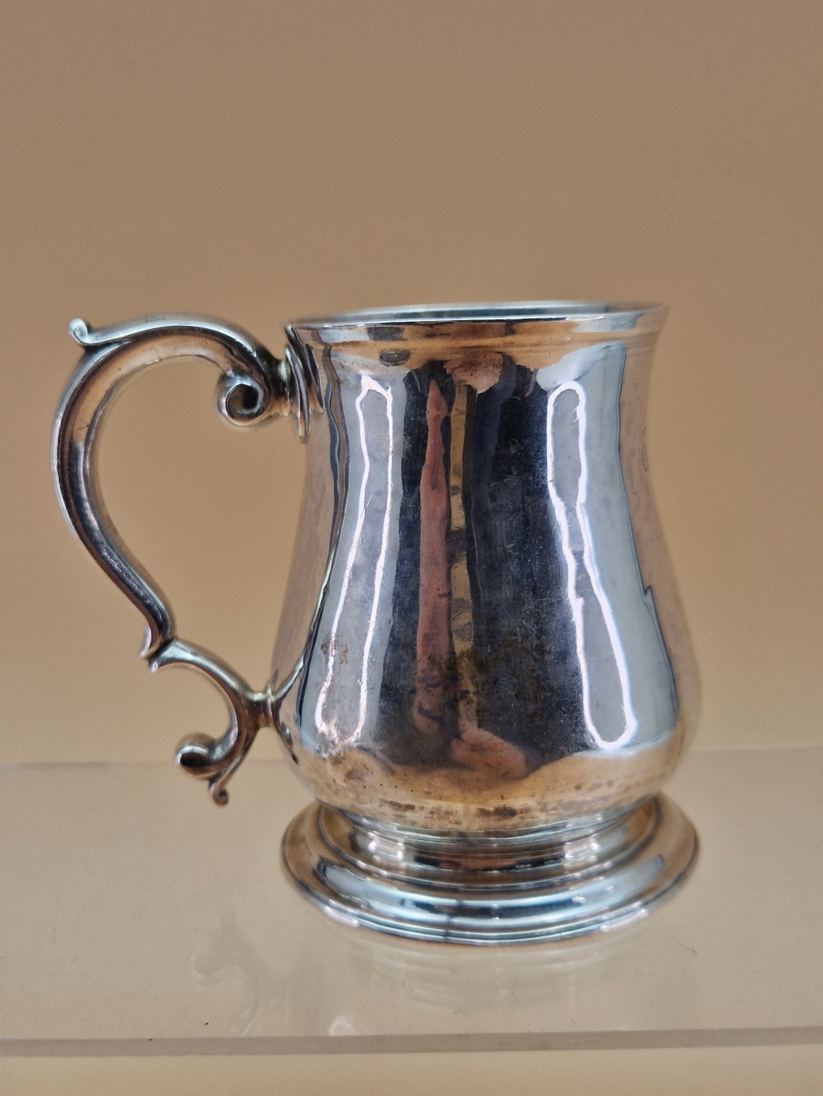 A SILVER HALF PINT MUG BY WILLIAM GRUNDY, LONDON 1754, THE BALUSTER SHAPE INITIALLED OPPOSITE THE - Image 2 of 3