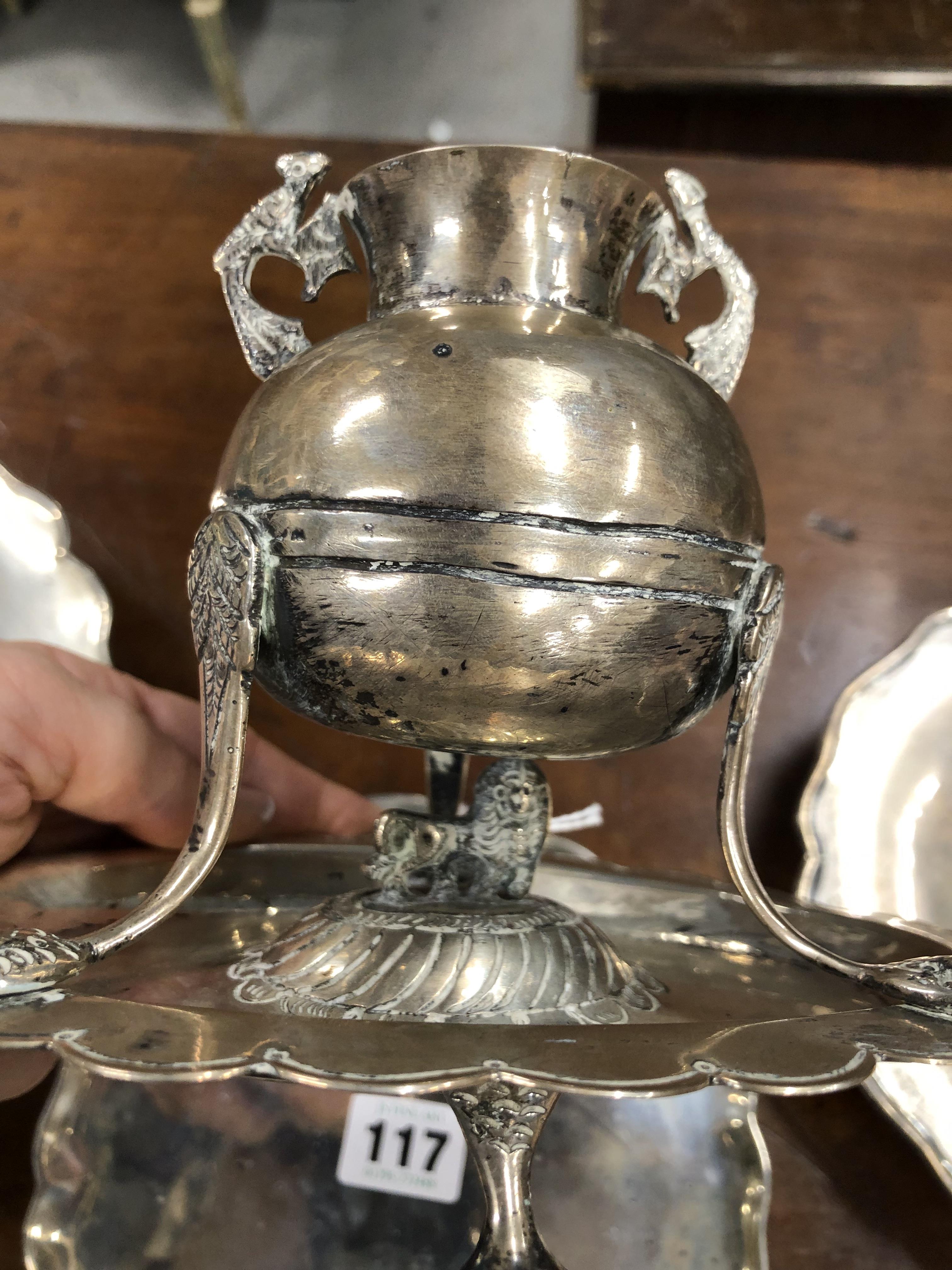 AN 800 GRADE SILVER MATE CUP AND STAND TOGETHER WITH THREE 900 GRADE CHILIAN SILVER FLARED TRAYS. - Image 4 of 11