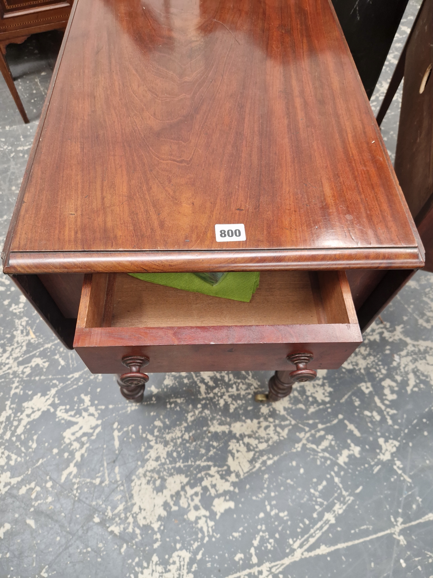 A 19th C. MAHOGANY PEMBROKE TABLE, THE RECTANGULAR FLAP TOP ABOVE DRAWERS TO EACH END AND - Image 3 of 7