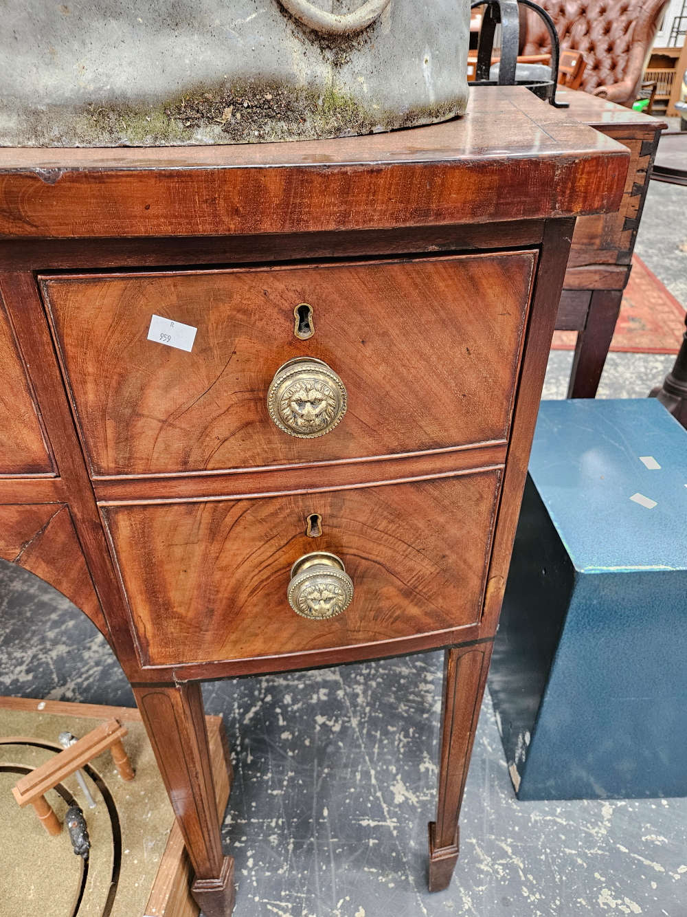 A 19TH CENTURY BOW FRONT SIDEBOARD WITH ARRANGEMENT OF DRAWERS STANDING ON SQUARE TAPERED LEGS - Image 4 of 11