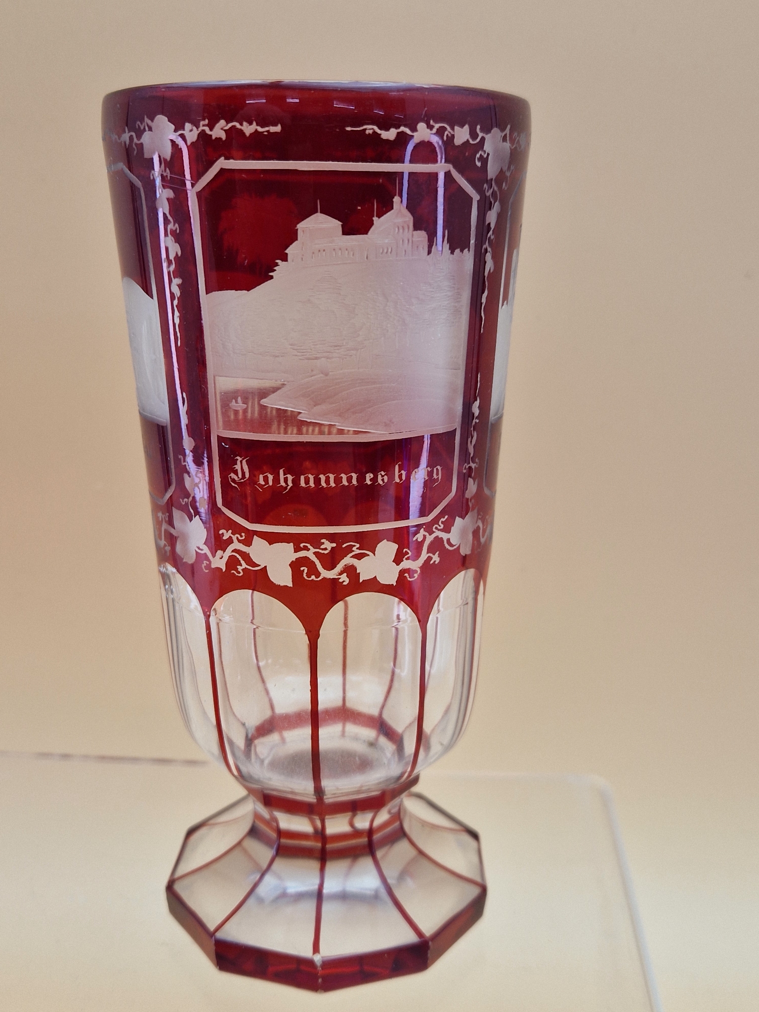 A PAIR OF BOHEMIAN RUBY OVERLAY VASES ENGRAVED WITH VIEWS OF RHEINSTEIN, JOHANNESBERG AND OTHER - Image 10 of 16