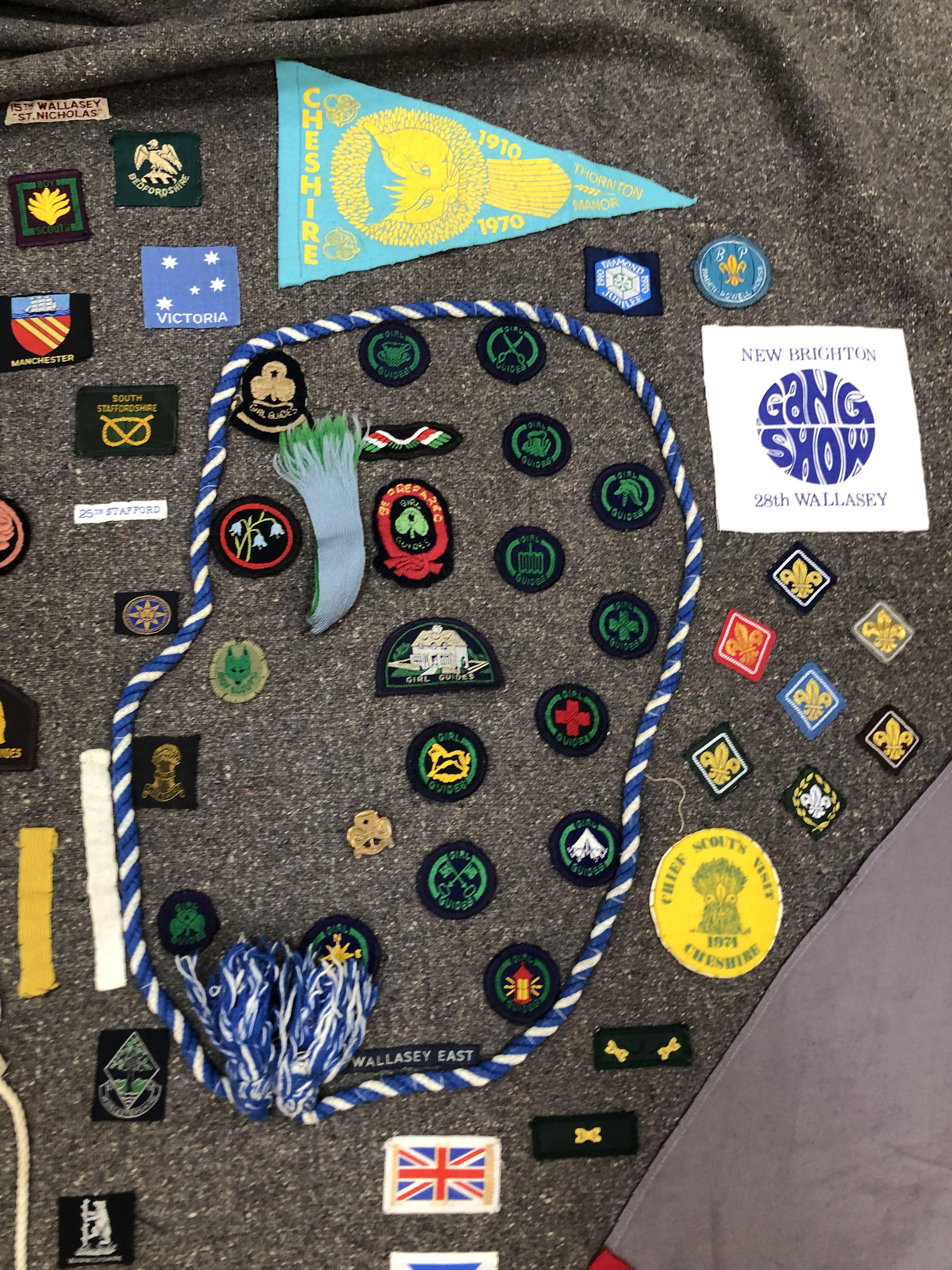 A GIRL GUIDE BLANKET WITH VINTAGE BADGES AND MEMORABILIA - Image 5 of 6