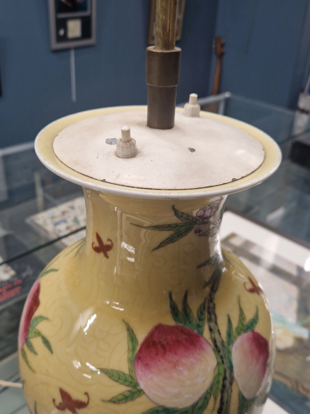 A LARGE ORIENTAL VASE WITH YELLOW GROUND AND FRUIT TREE DECORATION- LATER MOUNTED AS A LAMP. - Image 3 of 27